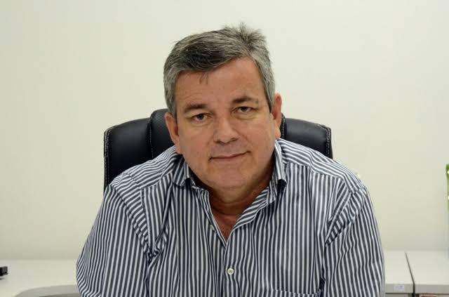 “São quatro meses de trabalho com recursos próprios”, afirma prefeito de Santana do São Francisco