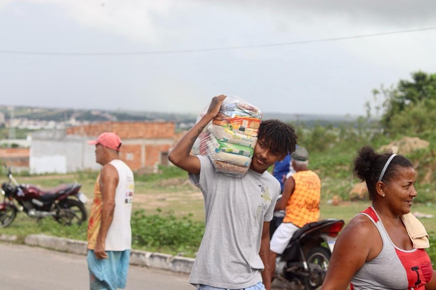 MAIS DE MIL CESTAS BÁSICAS PARA OS SANTANENSES! ??