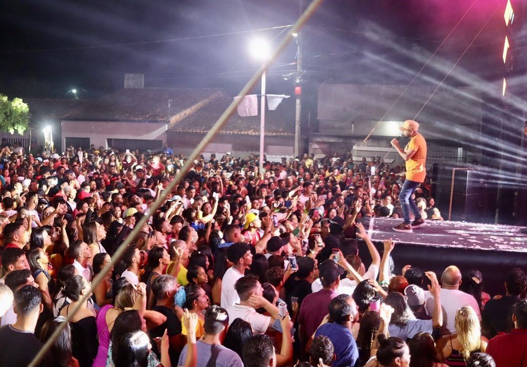 ?? Imagens de uma noite memorável da Festa de Bom Jesus dos Navegantes do Povoado Saúde!