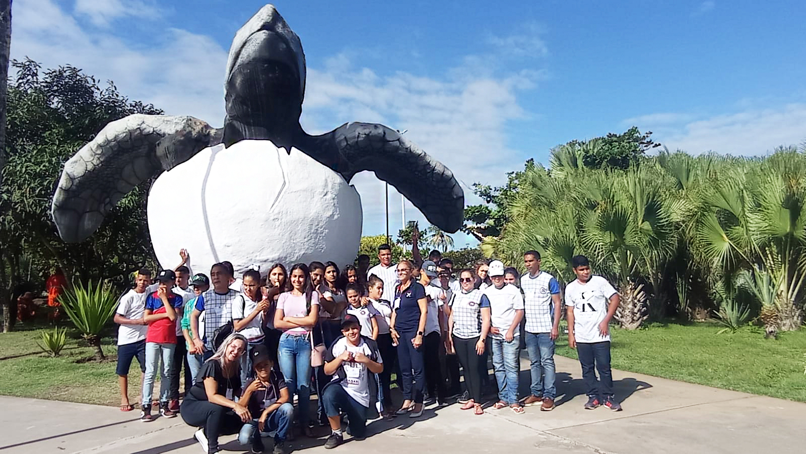 Alunos da Rede Municipal de Ensino fazem visita guiada até a capital sergipana