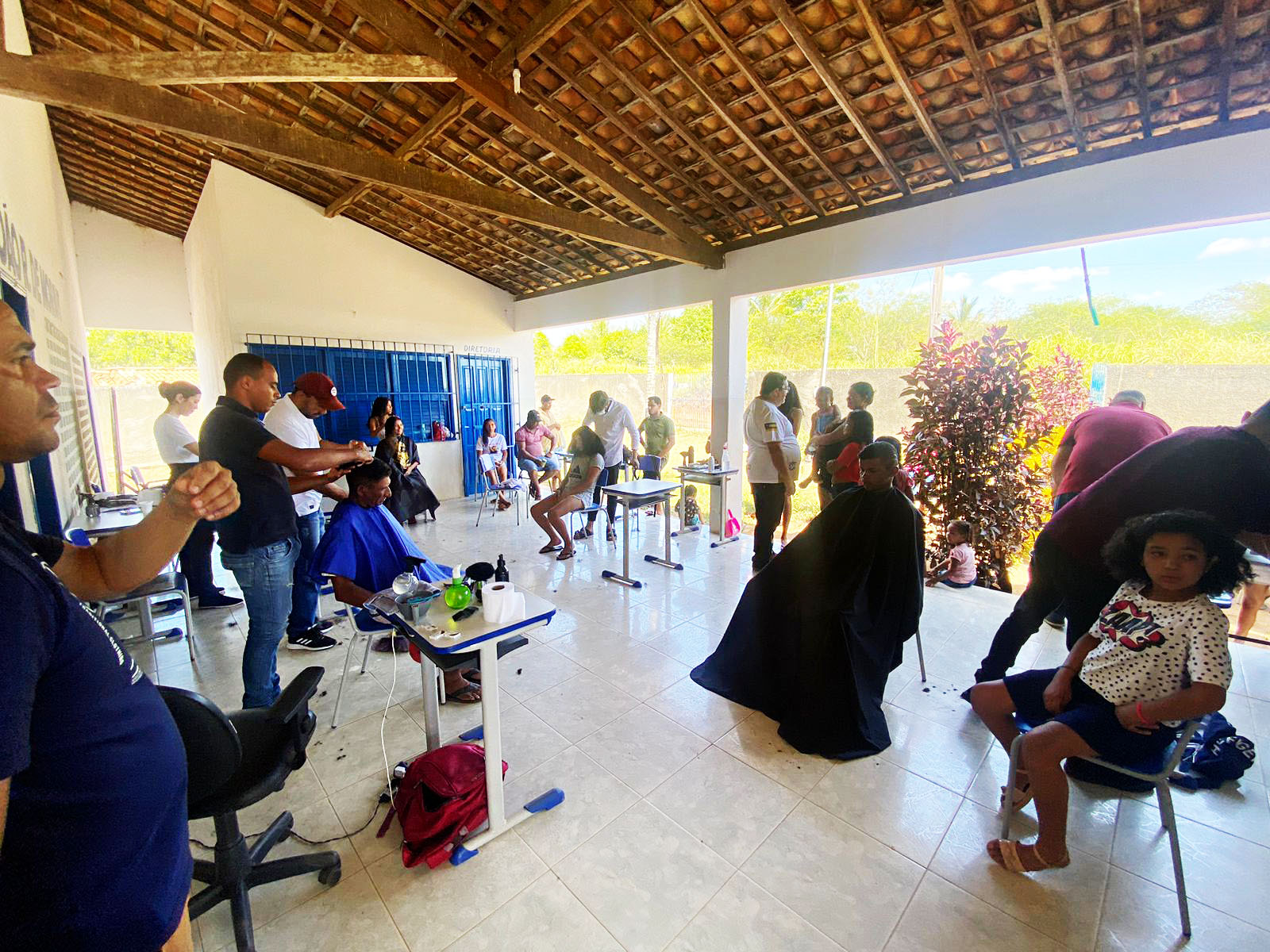 Carira promove ação beneficente em colaboração com cabelereiros do município