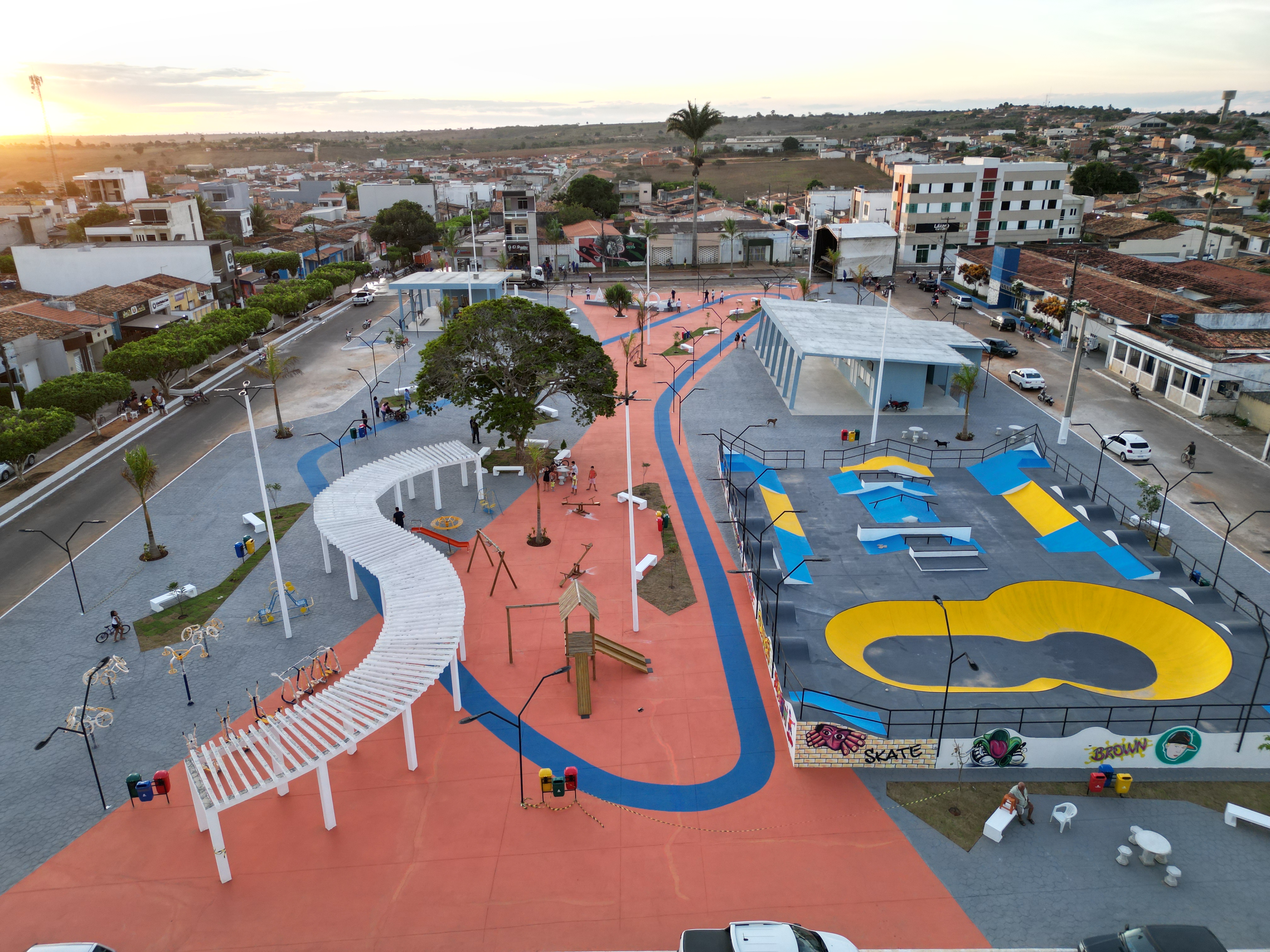 Prefeitura de Carira inaugura Reforma da Praça José Durval Matos