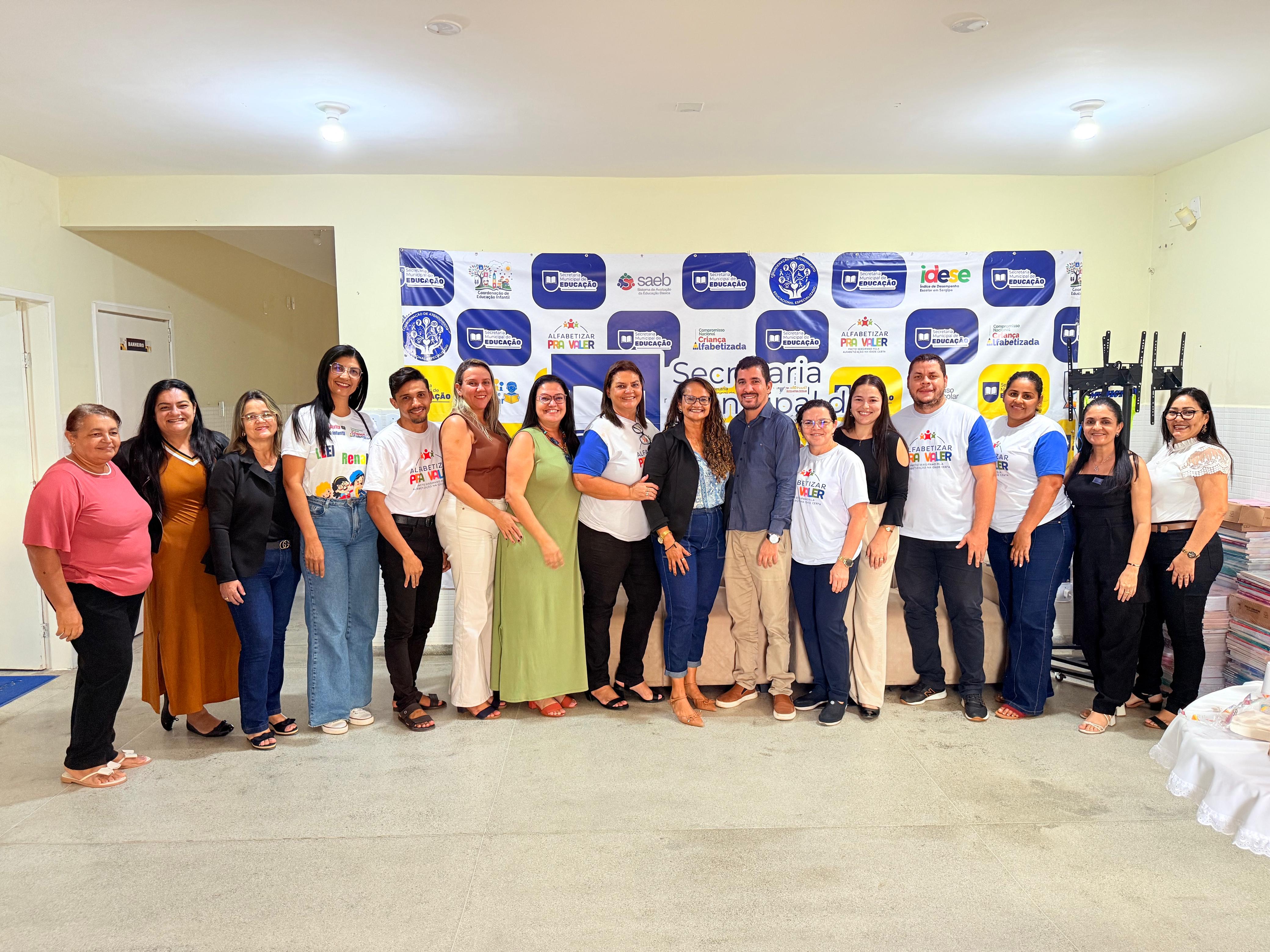 Equipe da DRE 5 em Feira Nova