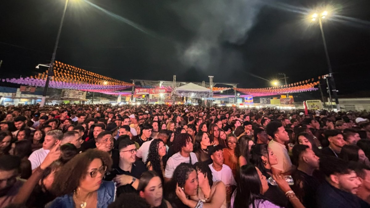 Festa de Santo Antônio movimentou Umbaúba com shows de Samyra Show, Seu Desejo e outras atrações