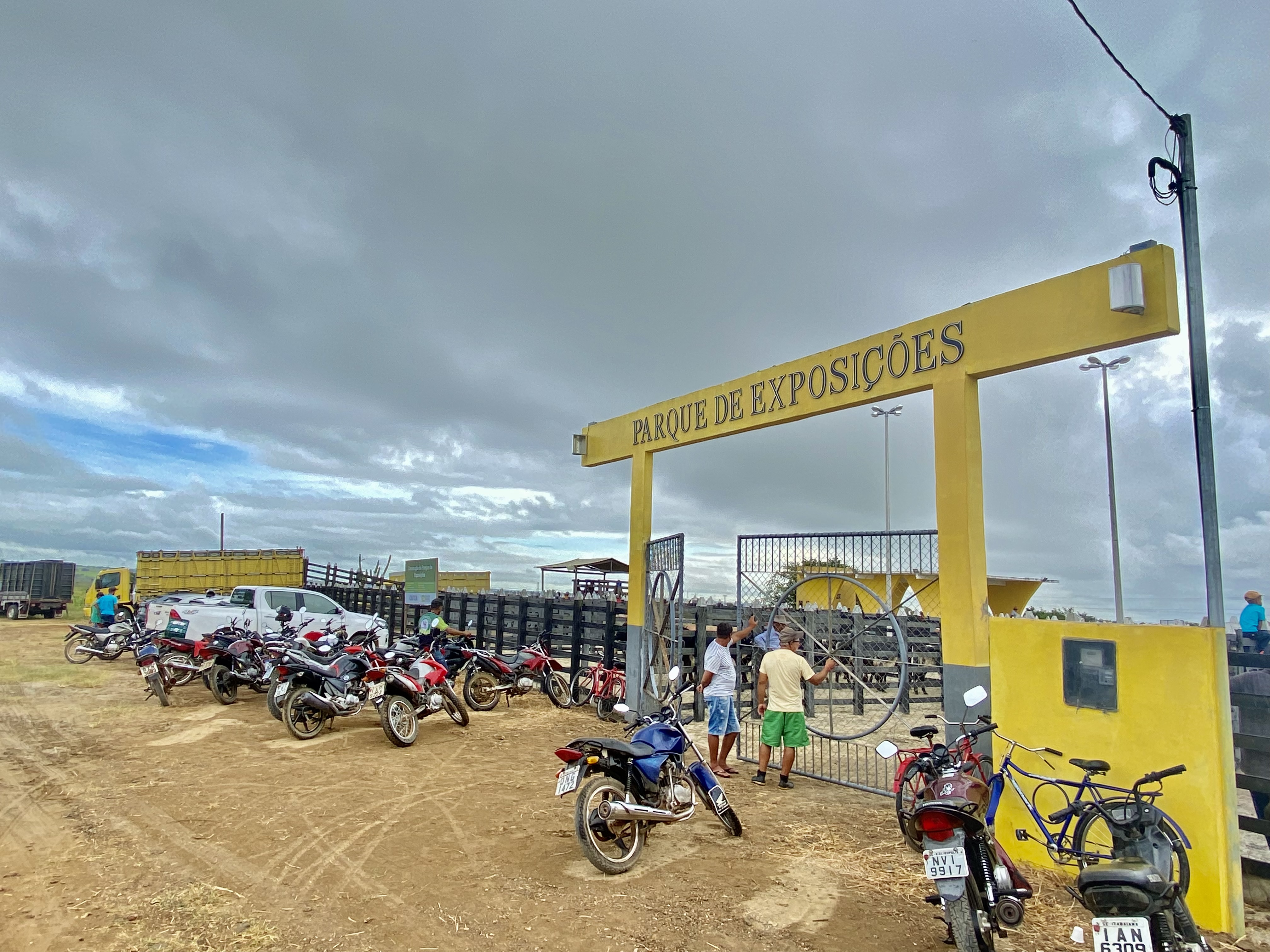 Prefeita marca presença na abertura do Parque de Exposições