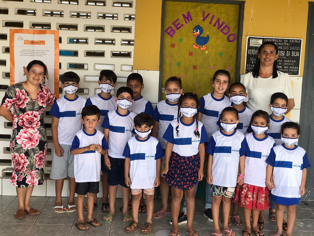 Prefeitura leva atividades de saúde bucal e entrega de fardas aos alunos da Escola Gabriel Lima Santos