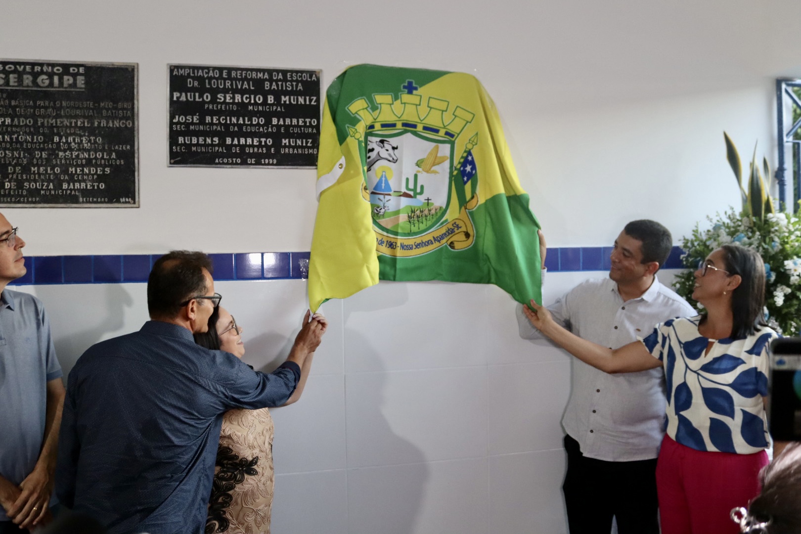 Prefeitura entrega Escola Municipal Dr. Lourival Baptista reformada e revitalizada