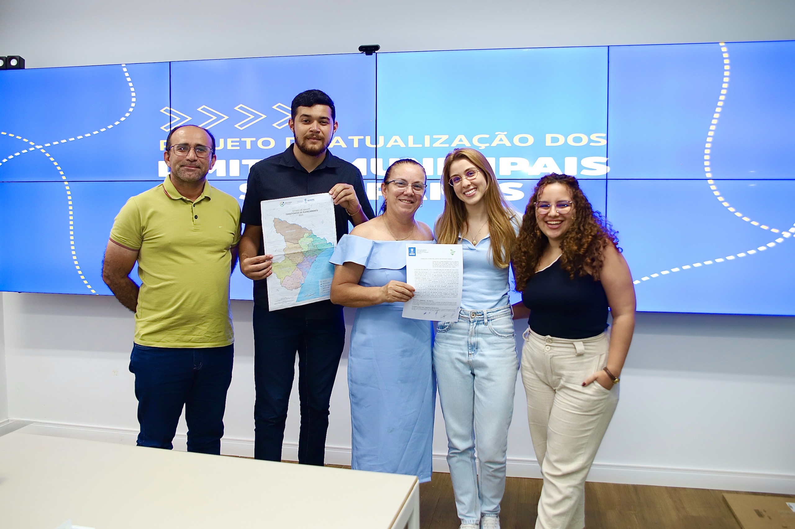 Prefeita Jeaane se reunuiu com técnicos da SEPLAN para avaliar limites municipais