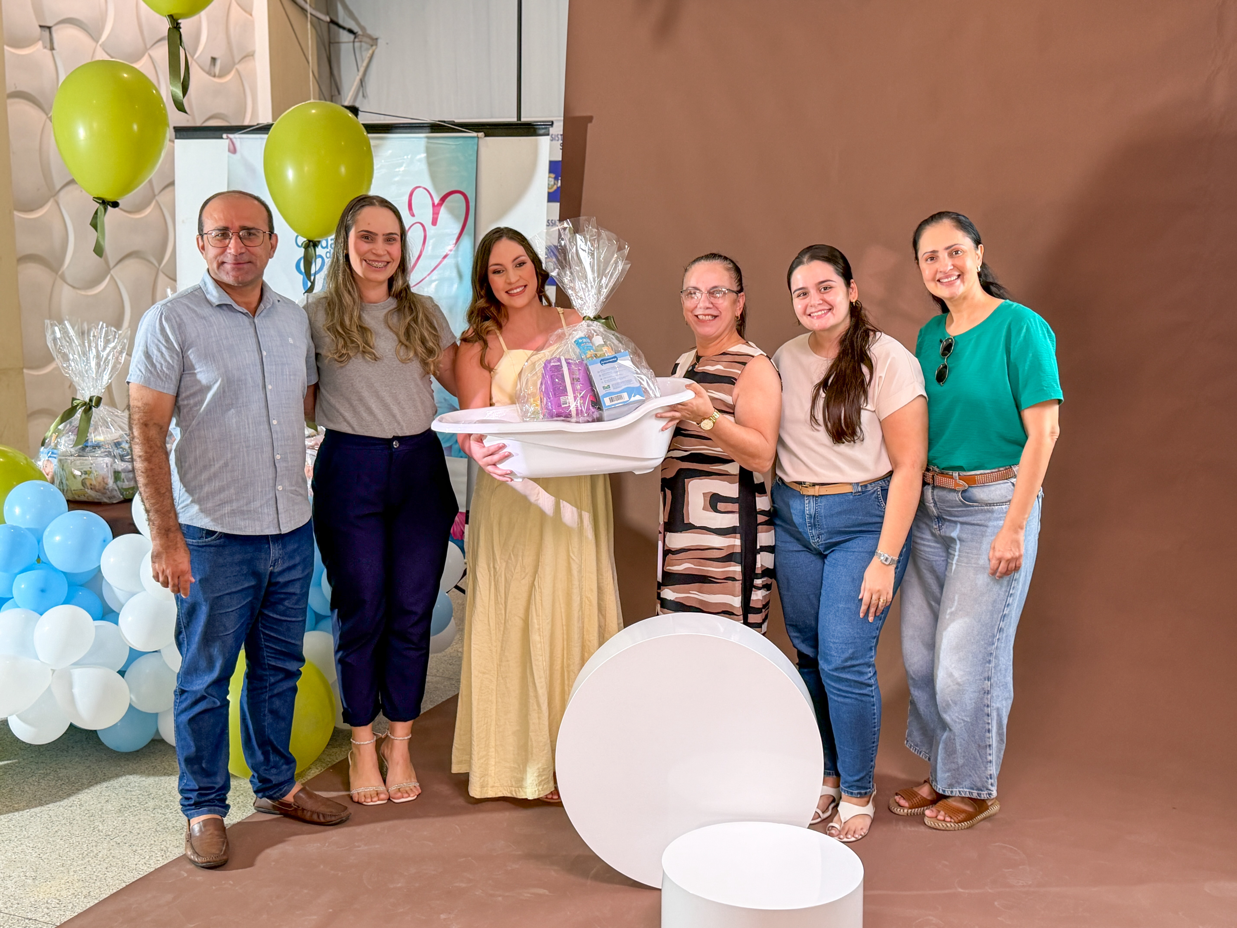 Prefeitura de Aparecida realiza a entrega de kits gestantes durante a ação do programa “cuidando de quem cuida“