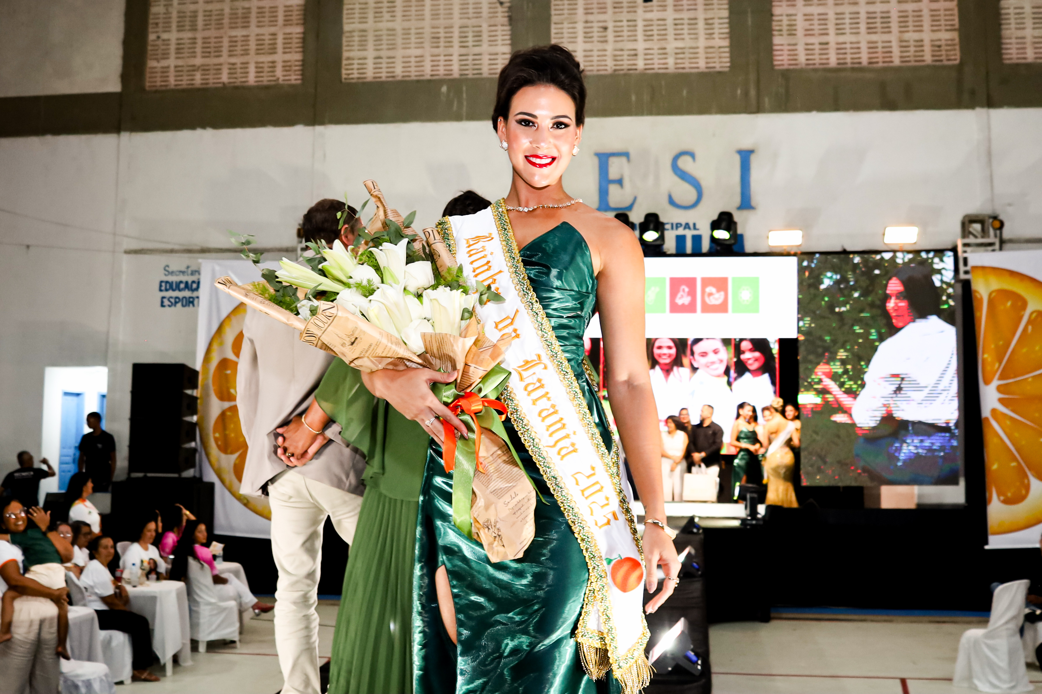 Em noite de emoção e beleza, Boquim coroa Emilly Thainá como Rainha da Laranja 2025