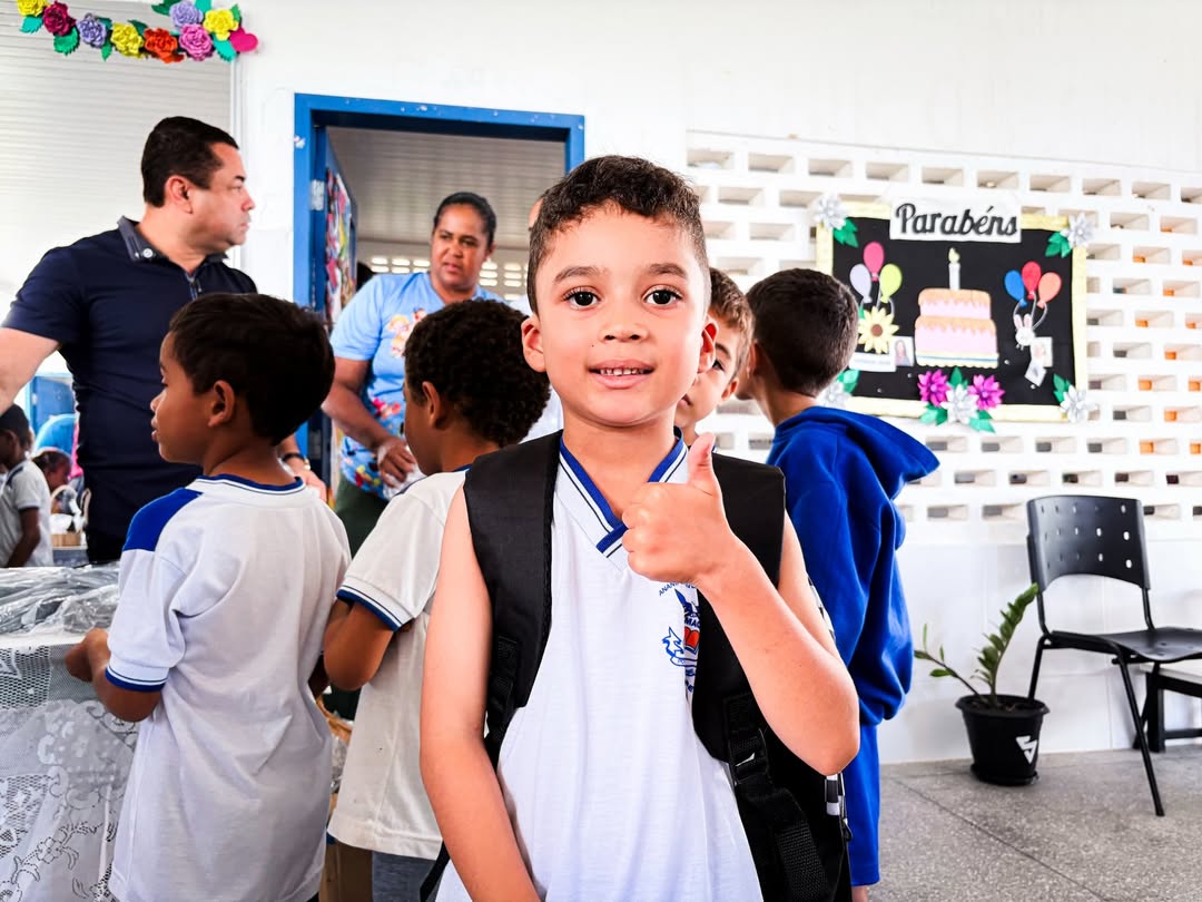 MAIS 418 KITS ESCOLARES ENTREGUES: PREFEITURA DE BOQUIM AVANÇA COM CRONOGRAMA NAS ESCOLAS
