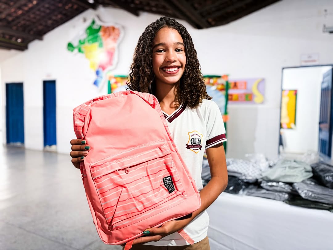 TERCEIRA ETAPA DE ENTREGA DE KITS PEDAGÓGICOS BENEFICIA MAIS 199 ALUNOS DA REDE MUNICIPAL