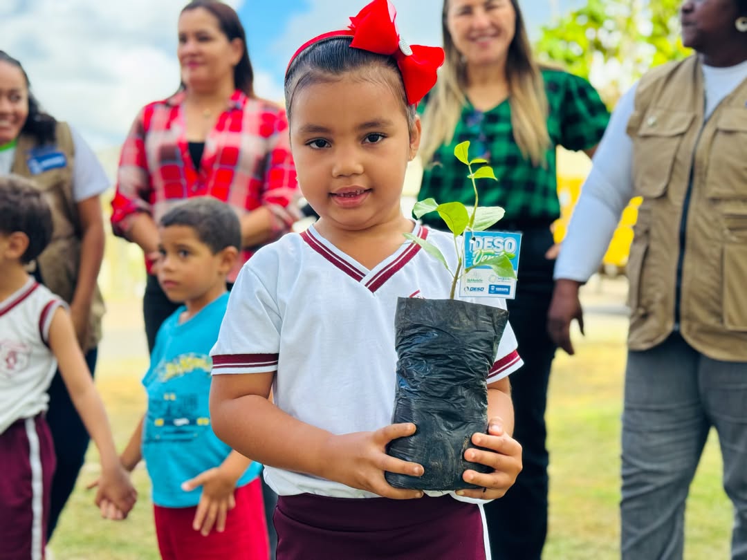 Junho Verde: plantando o futuro com os alunos da Escola Vanda Ribeiro