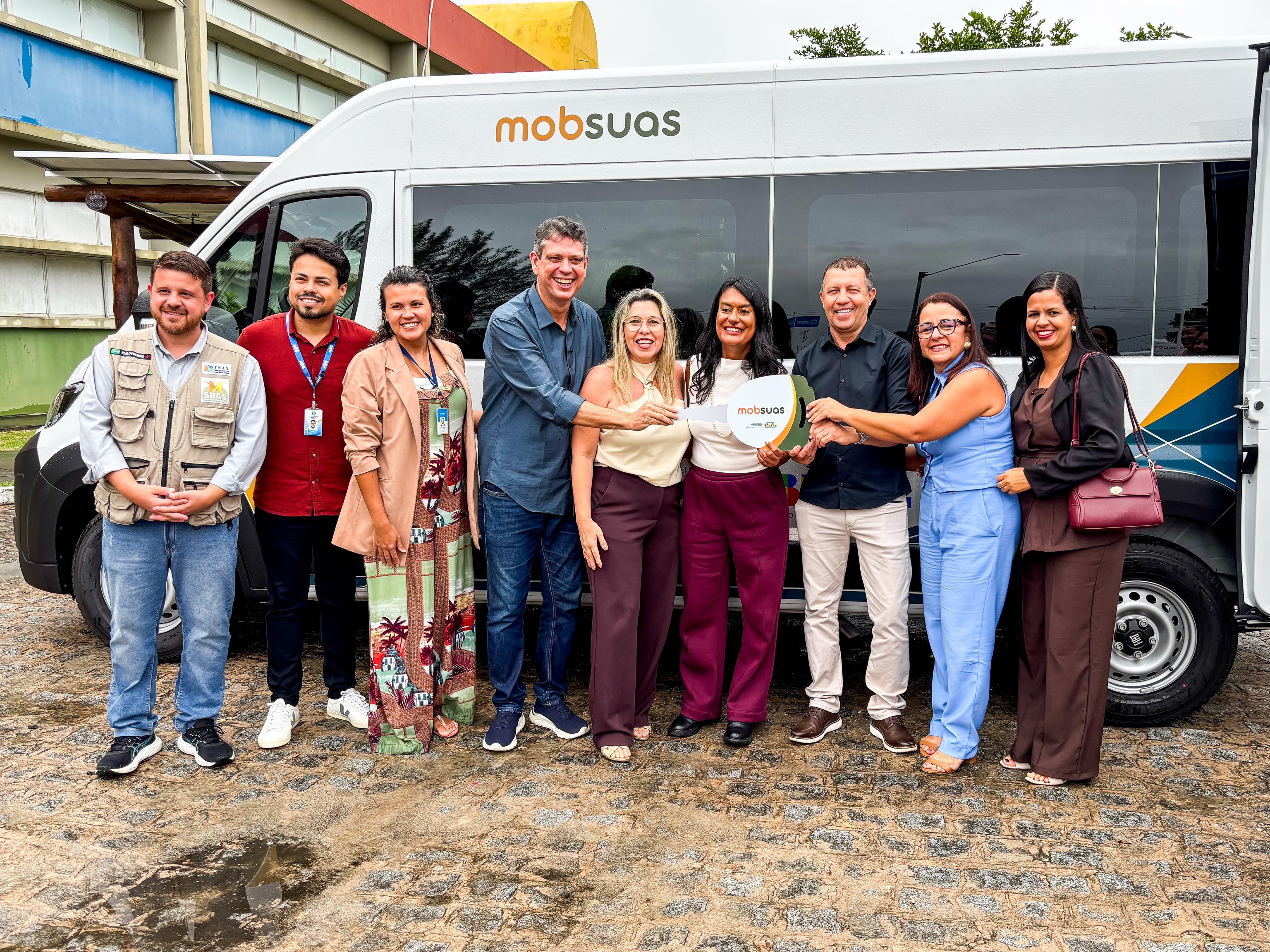 Boquim recebe van com acessibilidade para fortalecer a Assistência Social