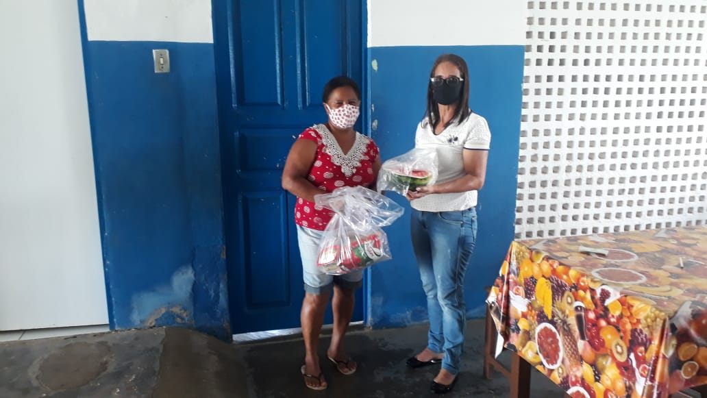 Prefeitura Municipal entrega os kits da merenda escolar