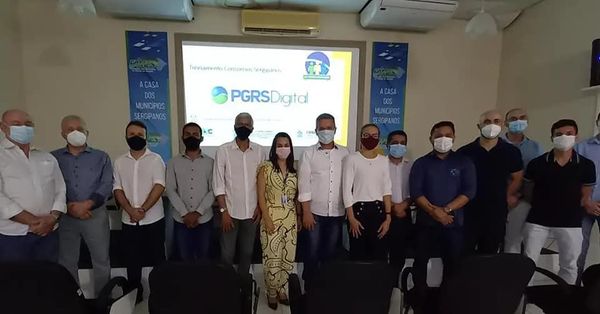 Superintendente e técnicos do CONBASF participam de treinamento sobre o Sistema PGRSDigital