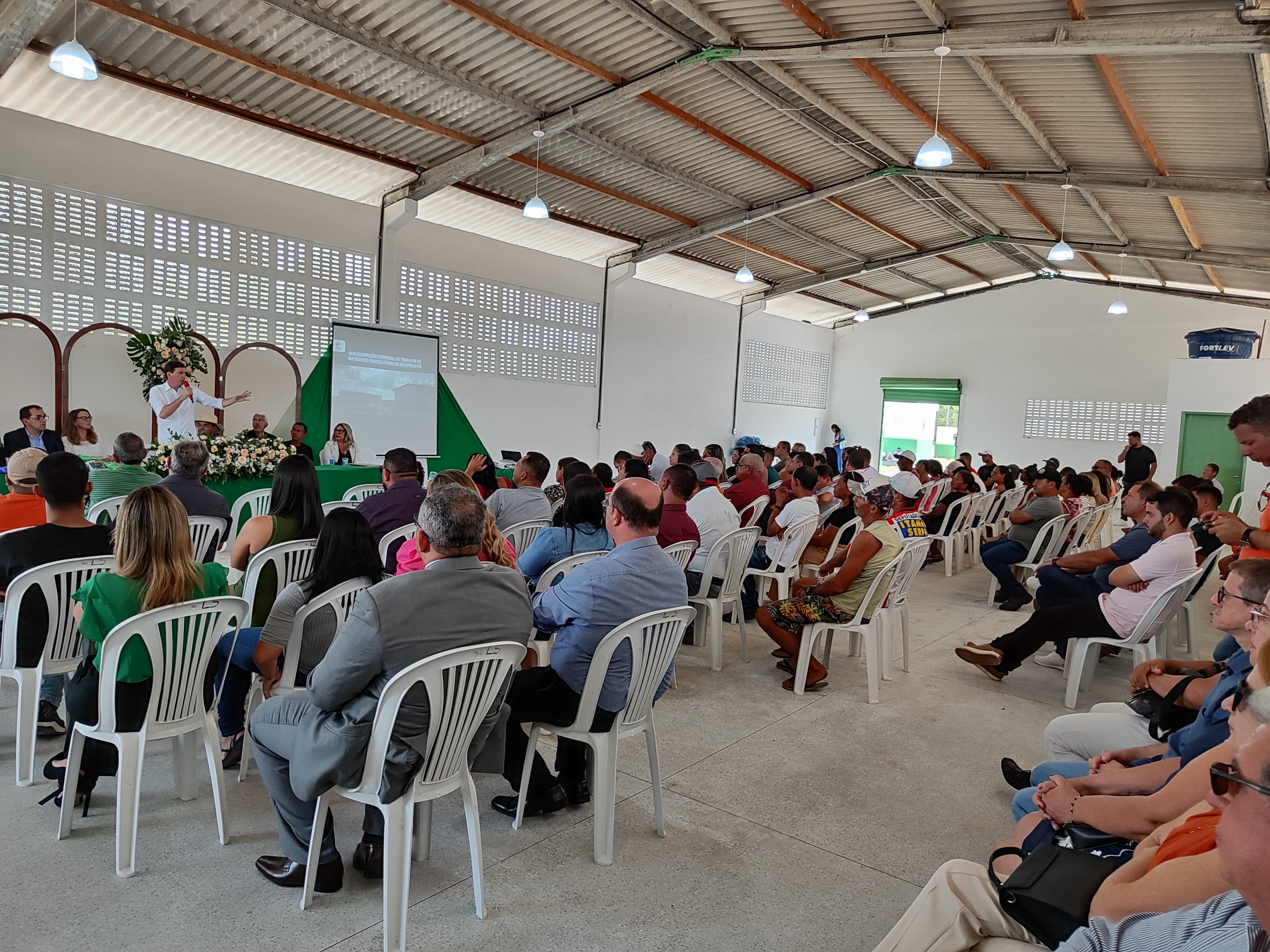 Central de Triagem de Materiais Recicláveis é inaugurada em cerimônia promovida pelo CONBASF