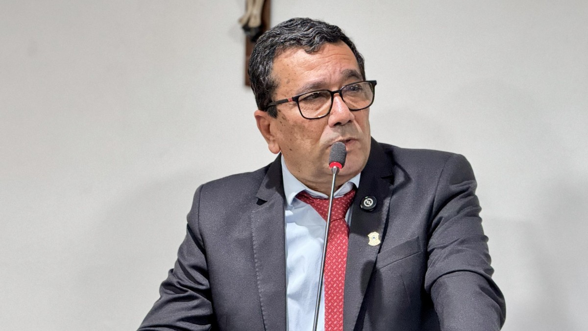 VEREADOR JORGE ALVES DEFENDE VOTO CONSCIENTE E ESCLARECE ATRASOS EM OBRAS MUNICIPAIS