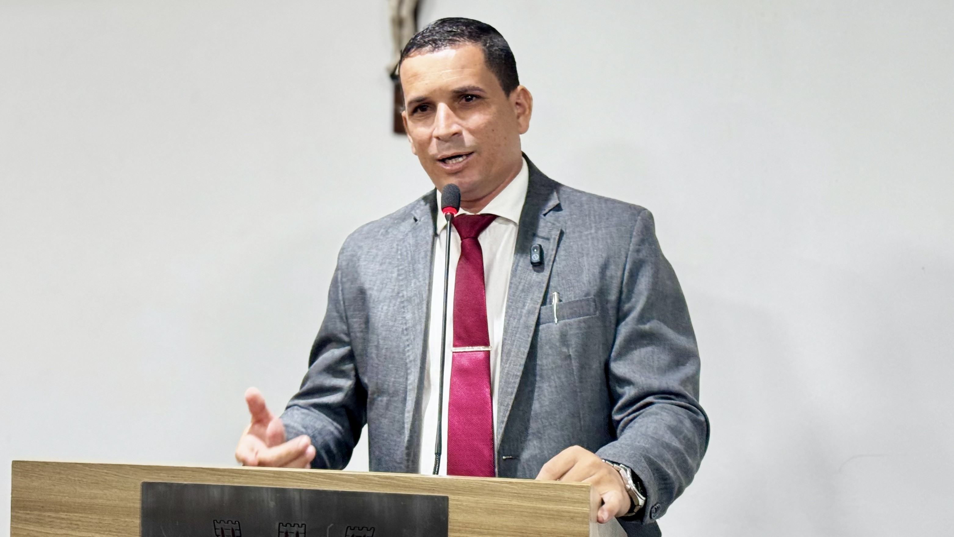 Vereador Paulinho de Cabeça Dantas aponta abandono em povoados e cobra limpeza