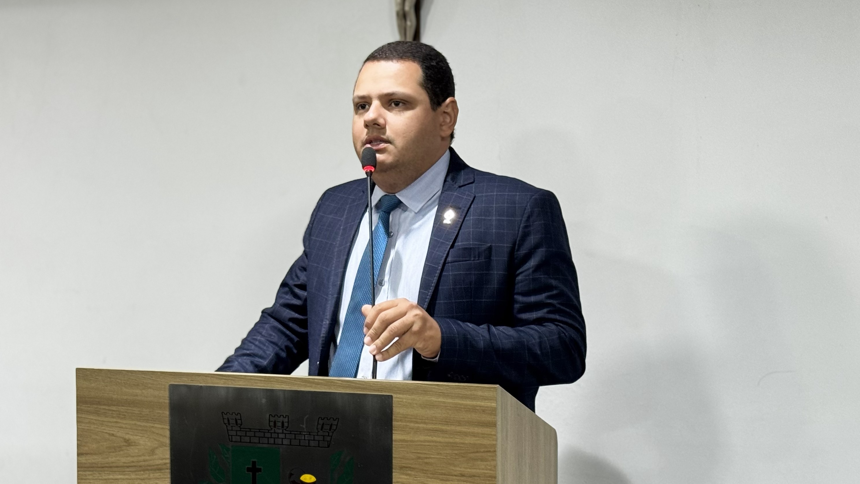 Vereador Marquinhos Rezende foca em investimentos na saúde e destaca paz na Micareta