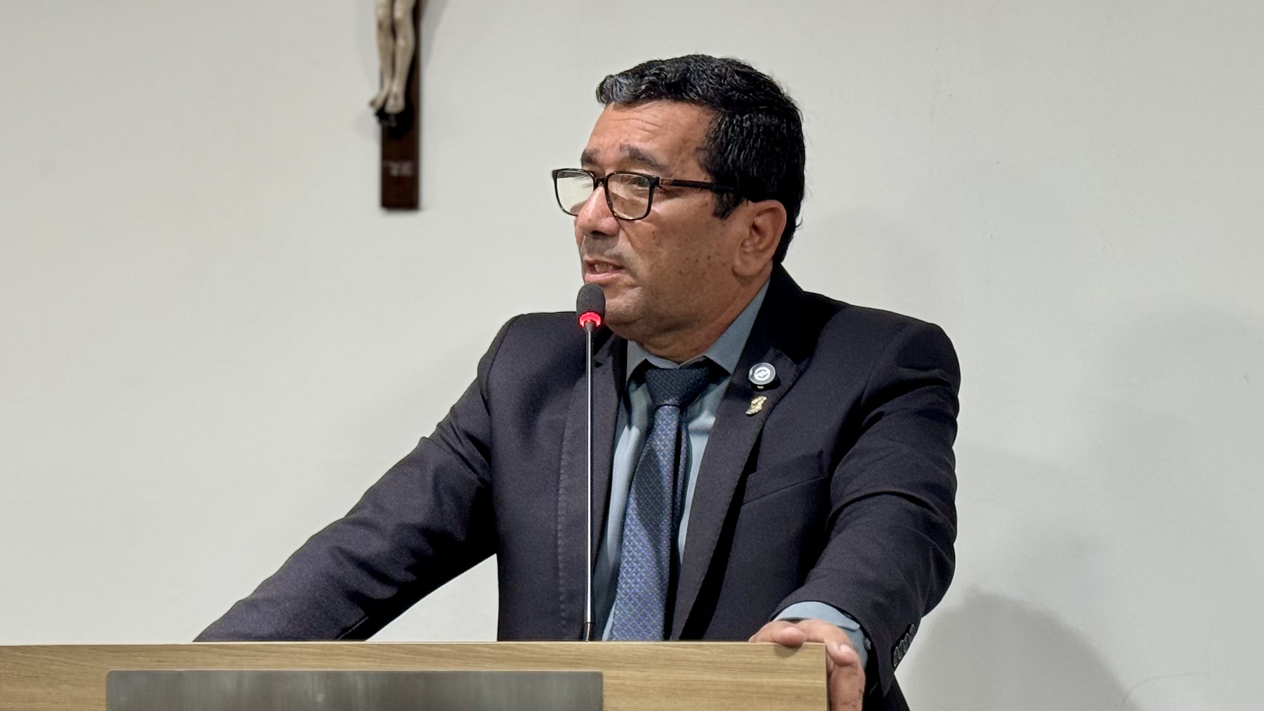 Vereador Jorge Alves defende regularização de loteamentos, cobra concurso para fiscal e traz novidades sobre a rodoviária