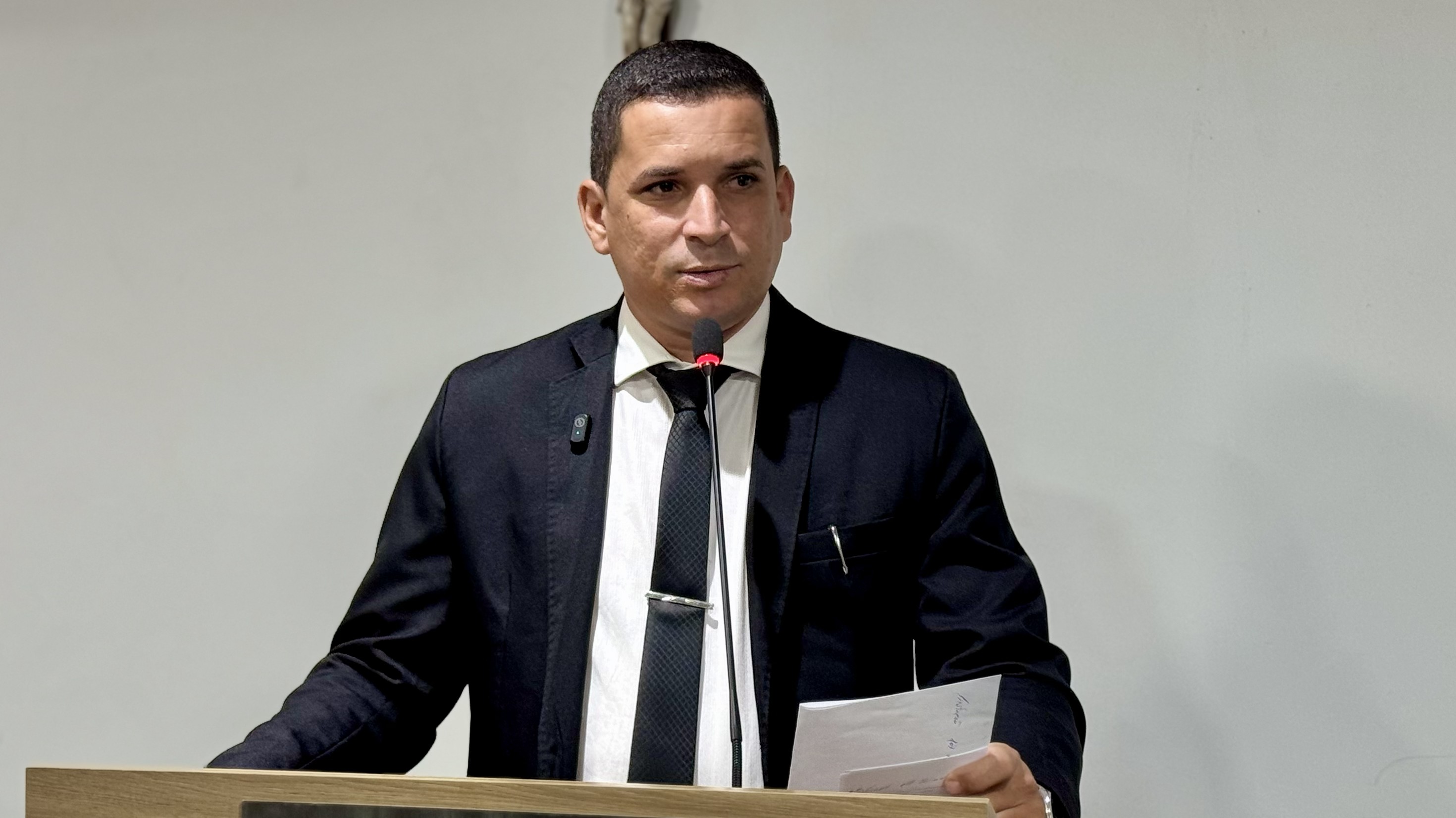 Vereador Paulinho de Cabeça Dantas cobra melhorias em estradas rurais