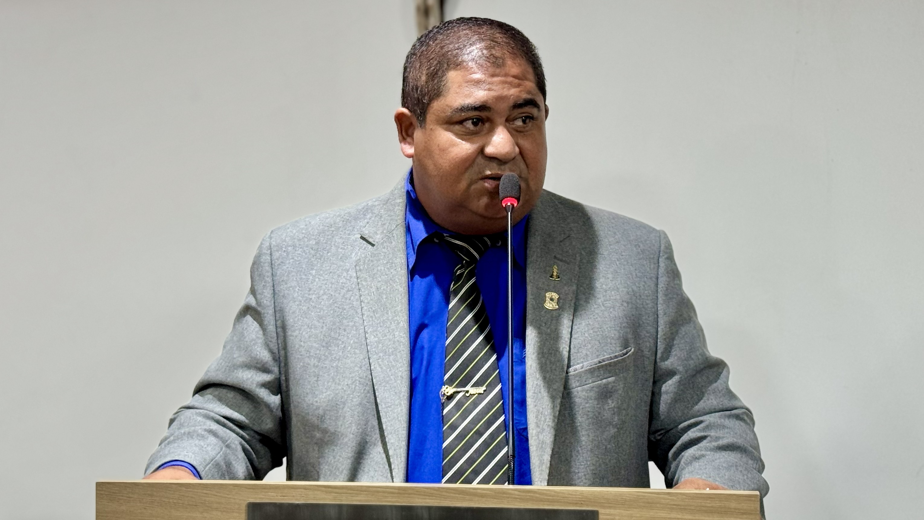 Vereador Toinho do Povo exalta serviços de iluminação e detalha agendas políticas no município e na região