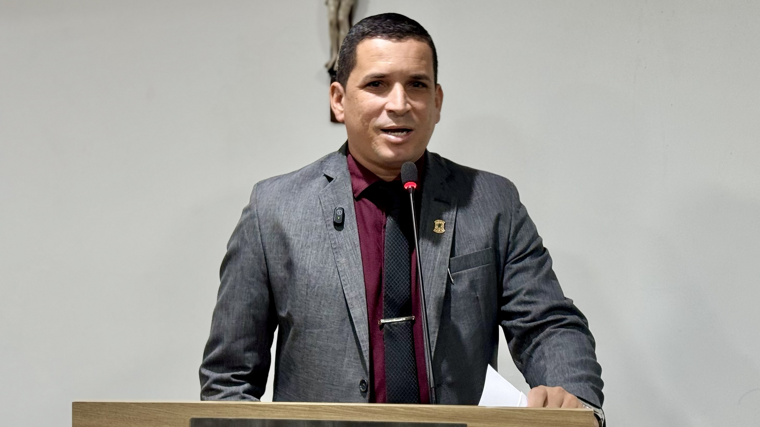 Novo líder da oposição, Paulinho de Cabeça Dantas assume o posto com cobranças sobre infraestrutura e finanças municipais
