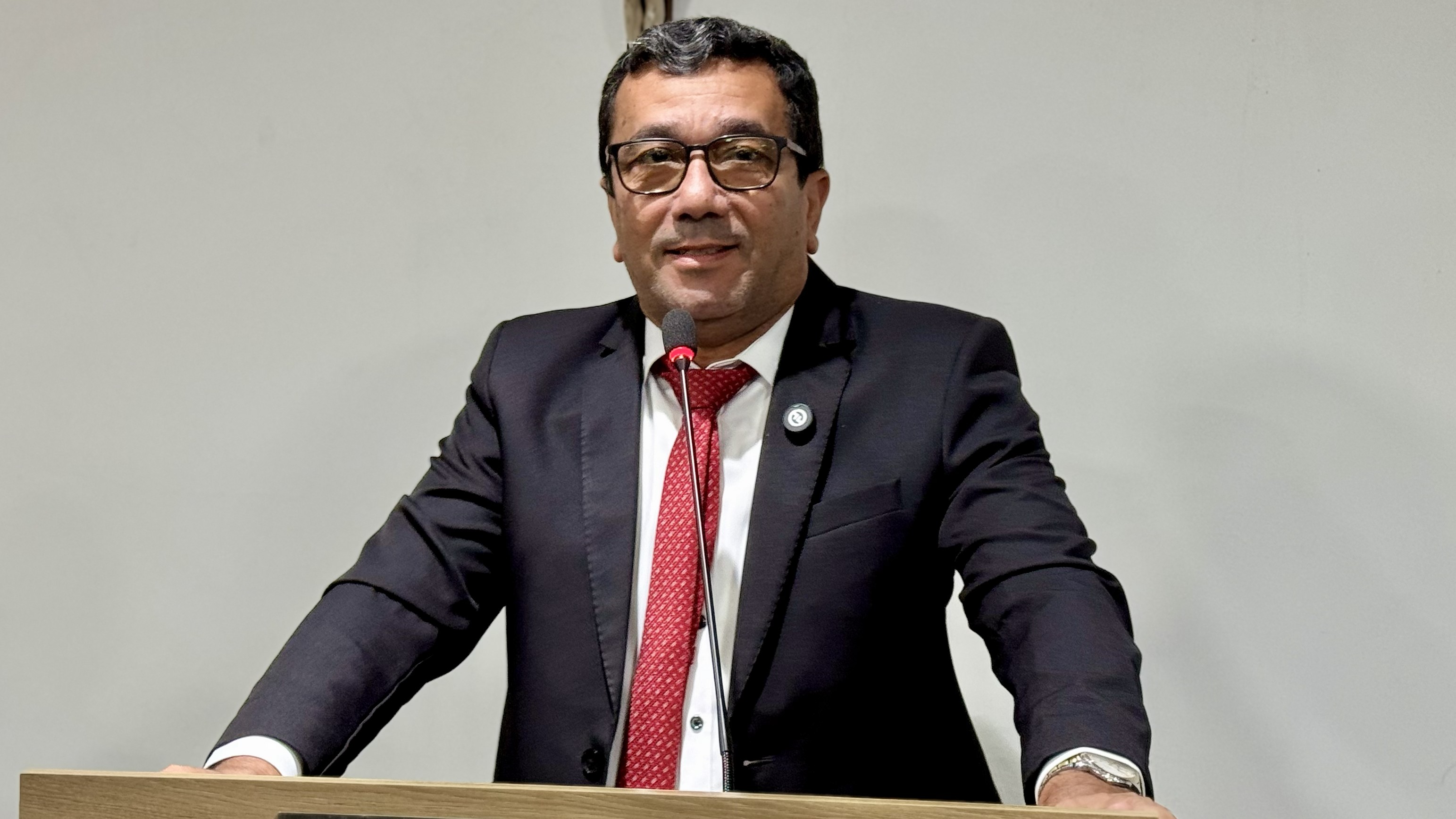 Vereador Jorge Alves alerta para prazos do sistema SIAFIC, anuncia visita do Governador e defende conquistas da gestão municipal