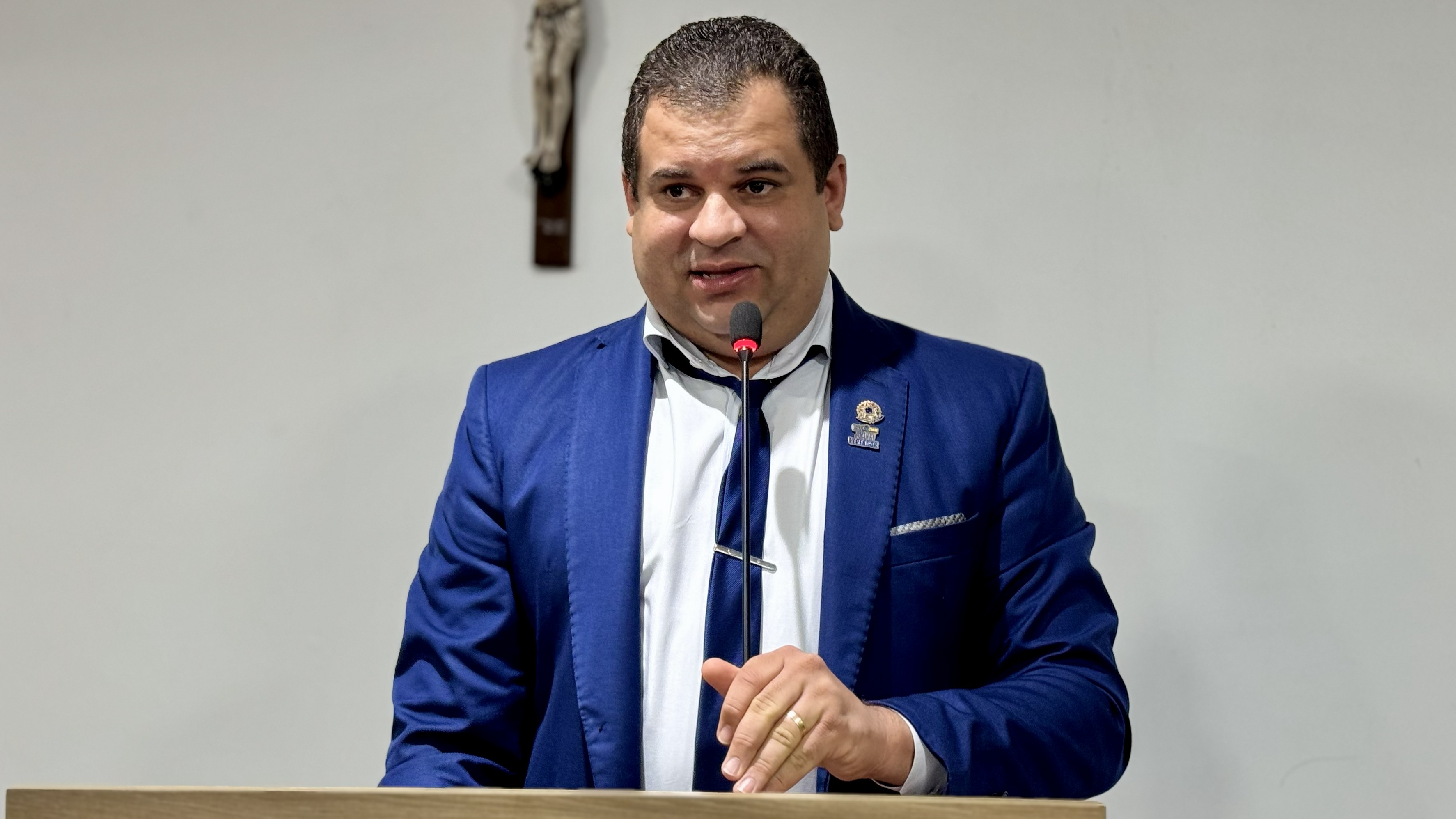 Vereador João Barbosa cobra atenção à saúde de crianças atípicas, indica demandas de infraestrutura e pede planejamento cultural
