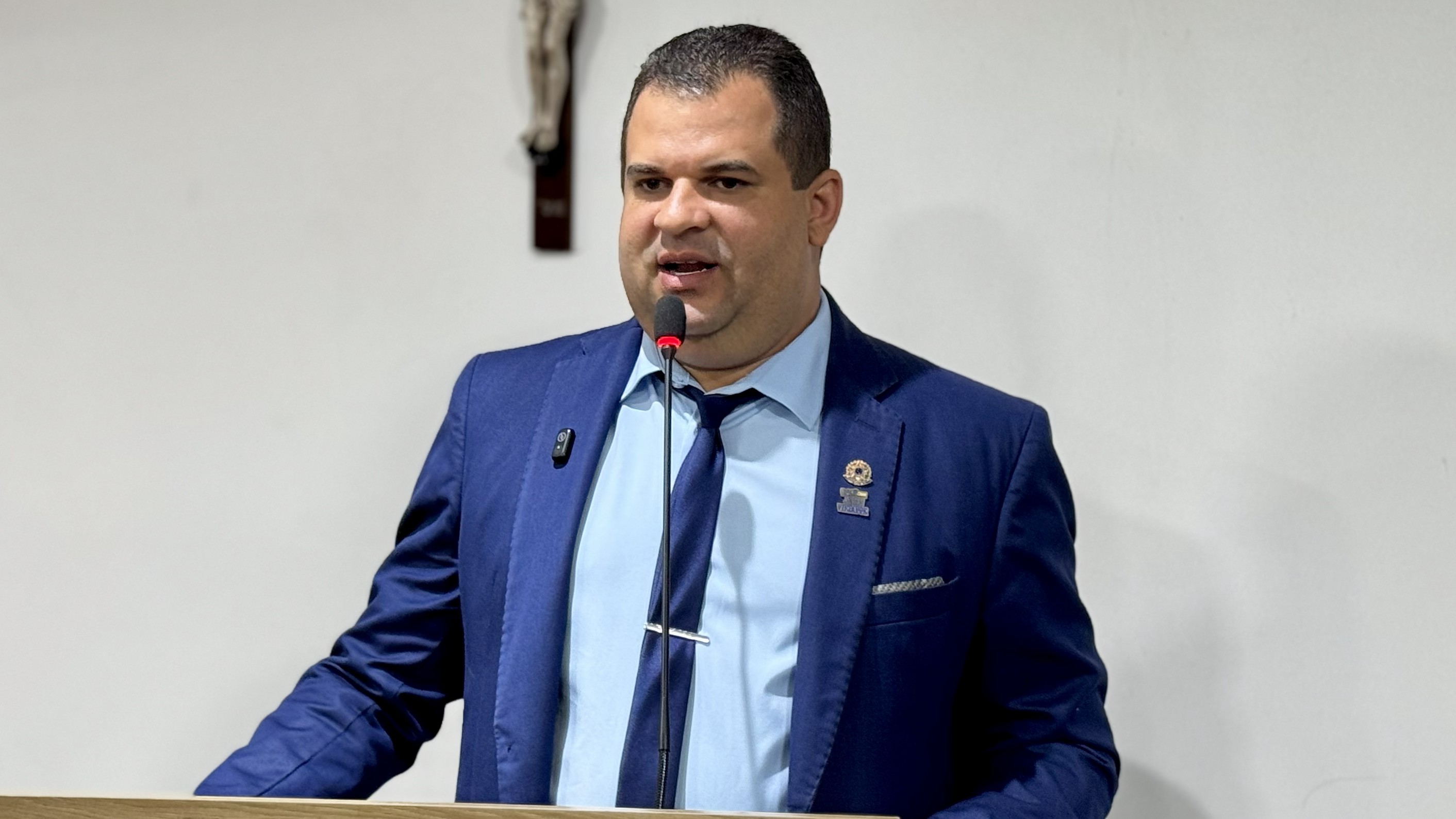 Vereador João Barbosa propõe ações para o meio ambiente e homenageia famílias na Câmara de Boquim