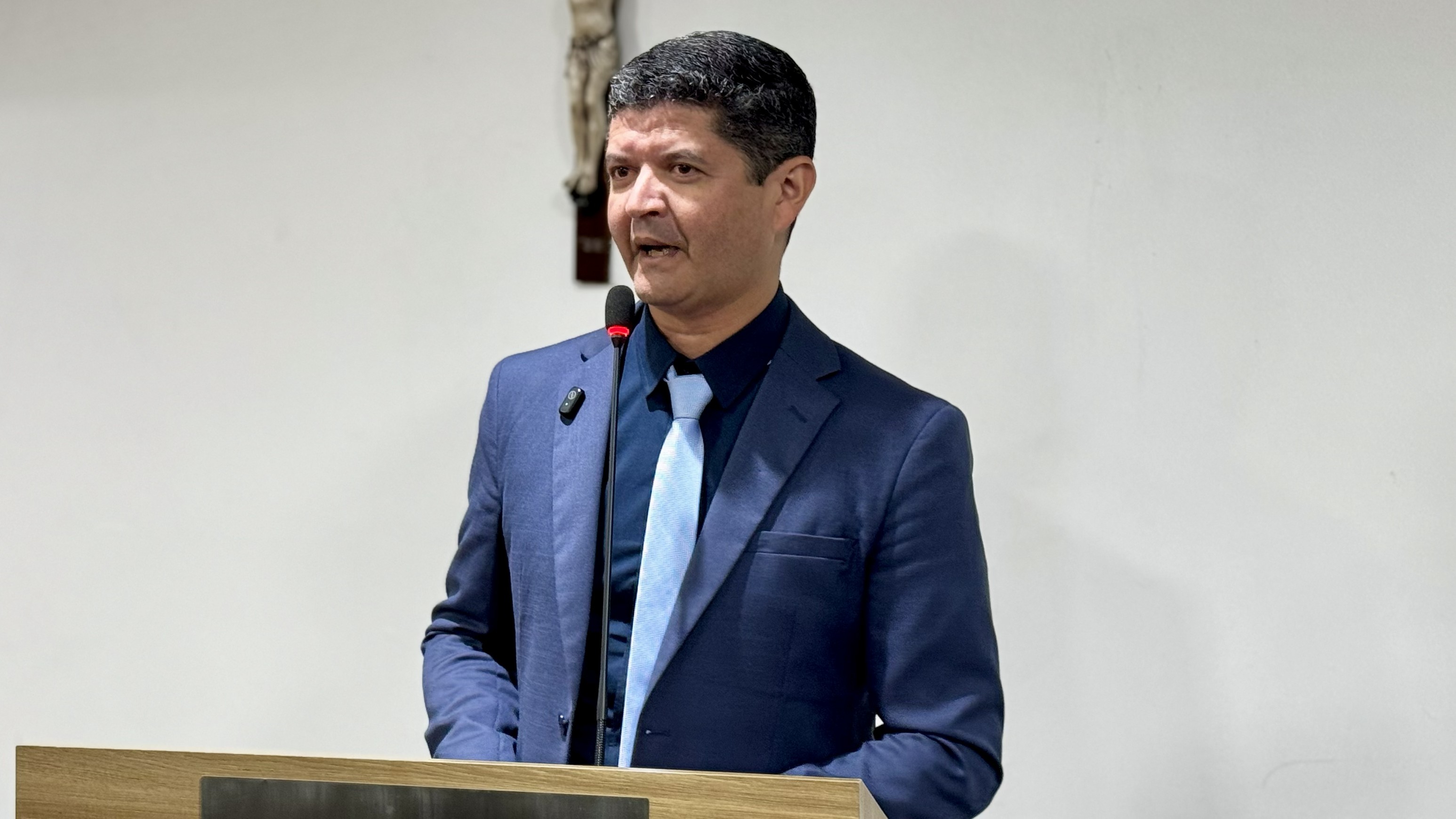 Vereador Jonas Vidal destaca investimentos estaduais e responde cobranças urbanas na Câmara de Boquim