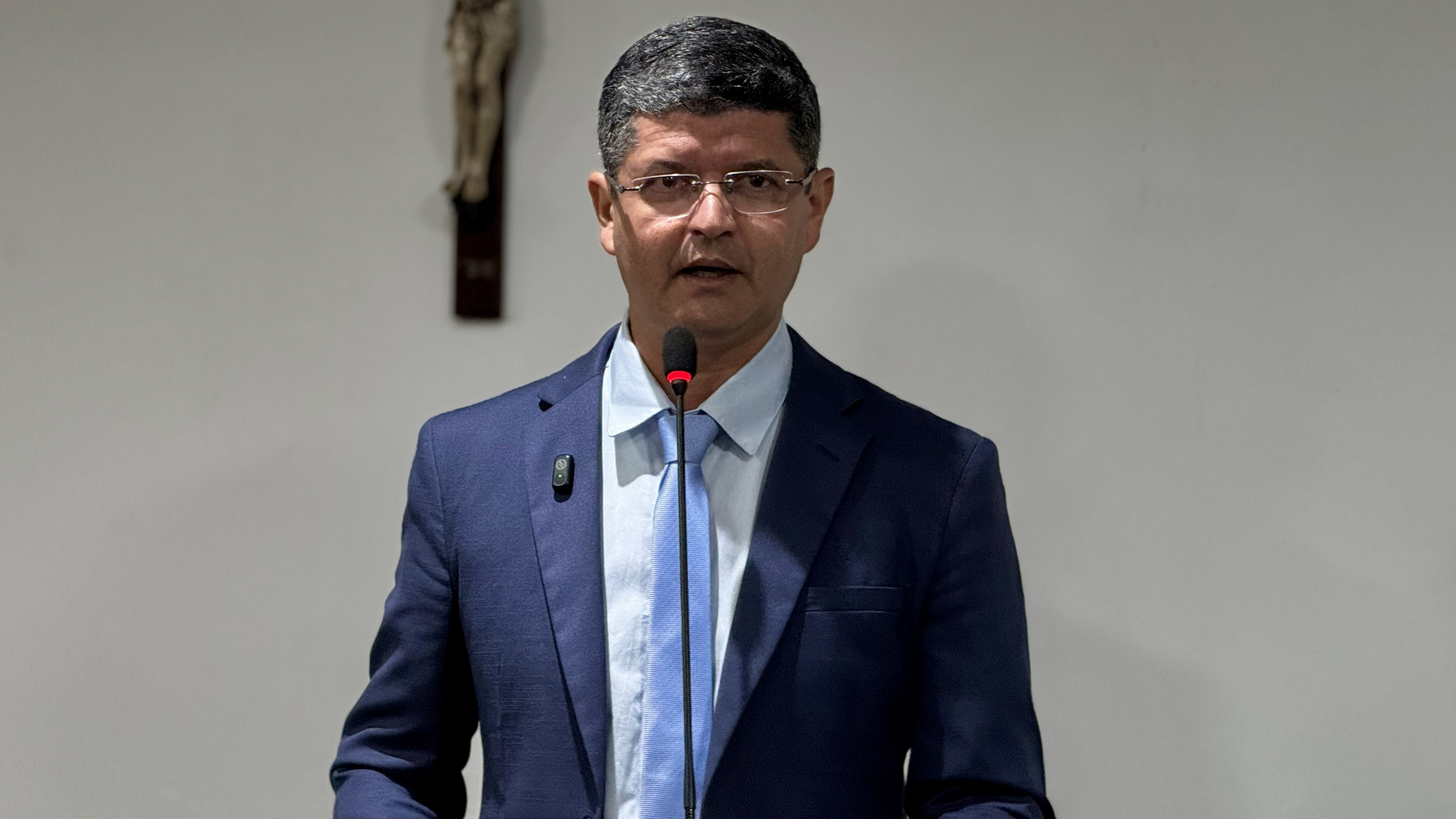 Vereador Jonas Vidal rebate críticas sobre licitações, destaca investimentos e detalha projeto do calçadão