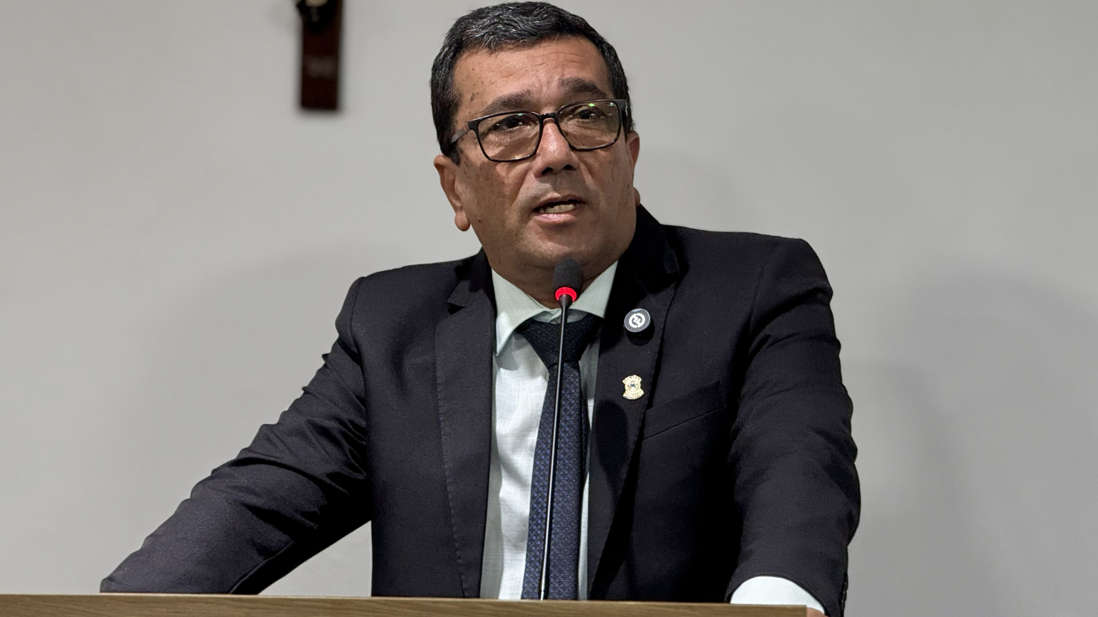 Vereador Jorge Alves destaca início de obra no Conjunto São José e analisa cenário político estadual