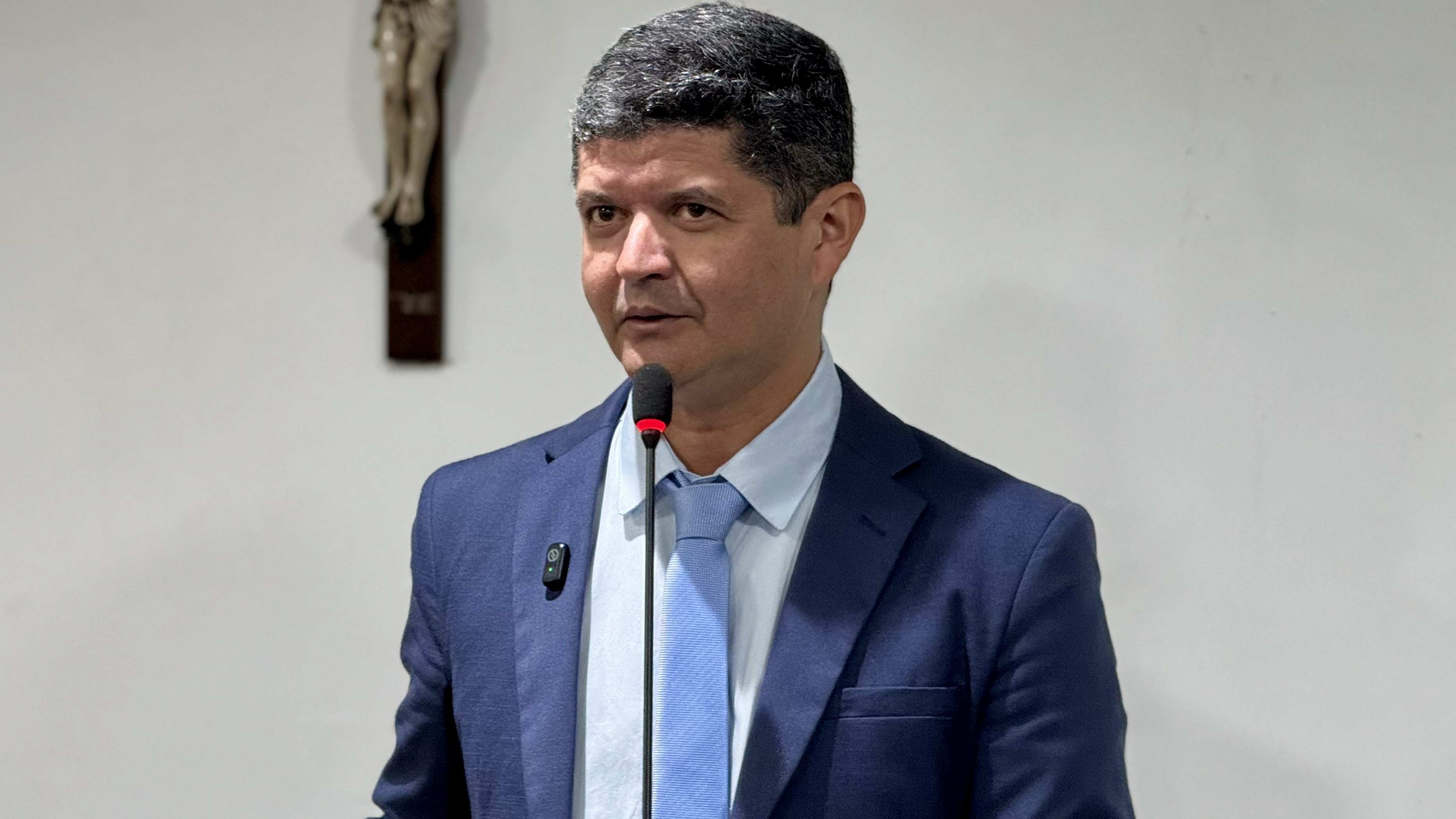 Vereador Jonas Vidal sugere triturador  de pneus para consórcio e esclarece prazos de emendas parlamentares