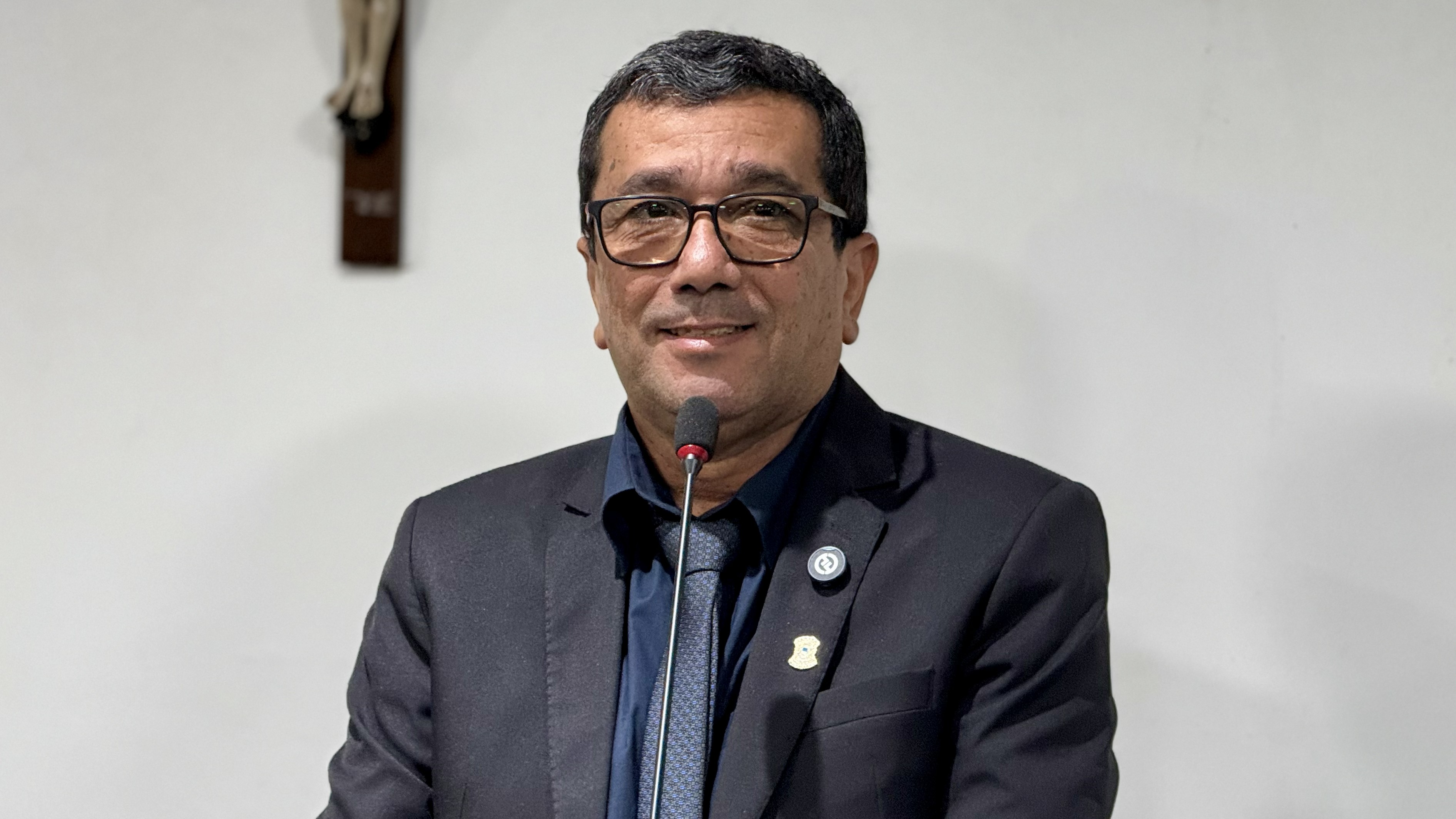 Jorge Alves propõe prestação de contas da UPA, indica nome para calçadão e aborda melhorias no município