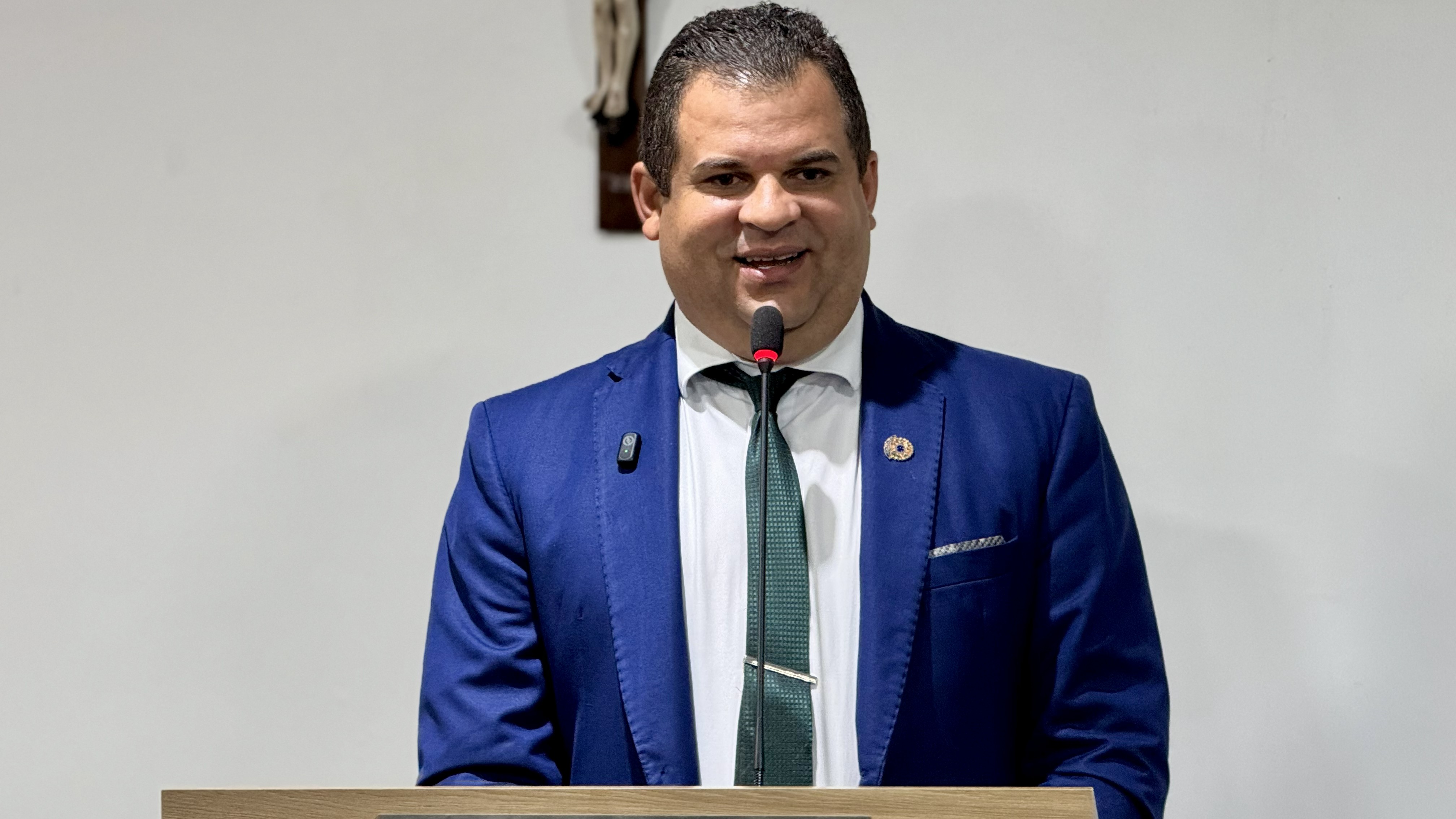 Vereador João Barbosa cobra manutenção de estradas rurais, cronograma de limpeza urbana e defende papel da oposição
