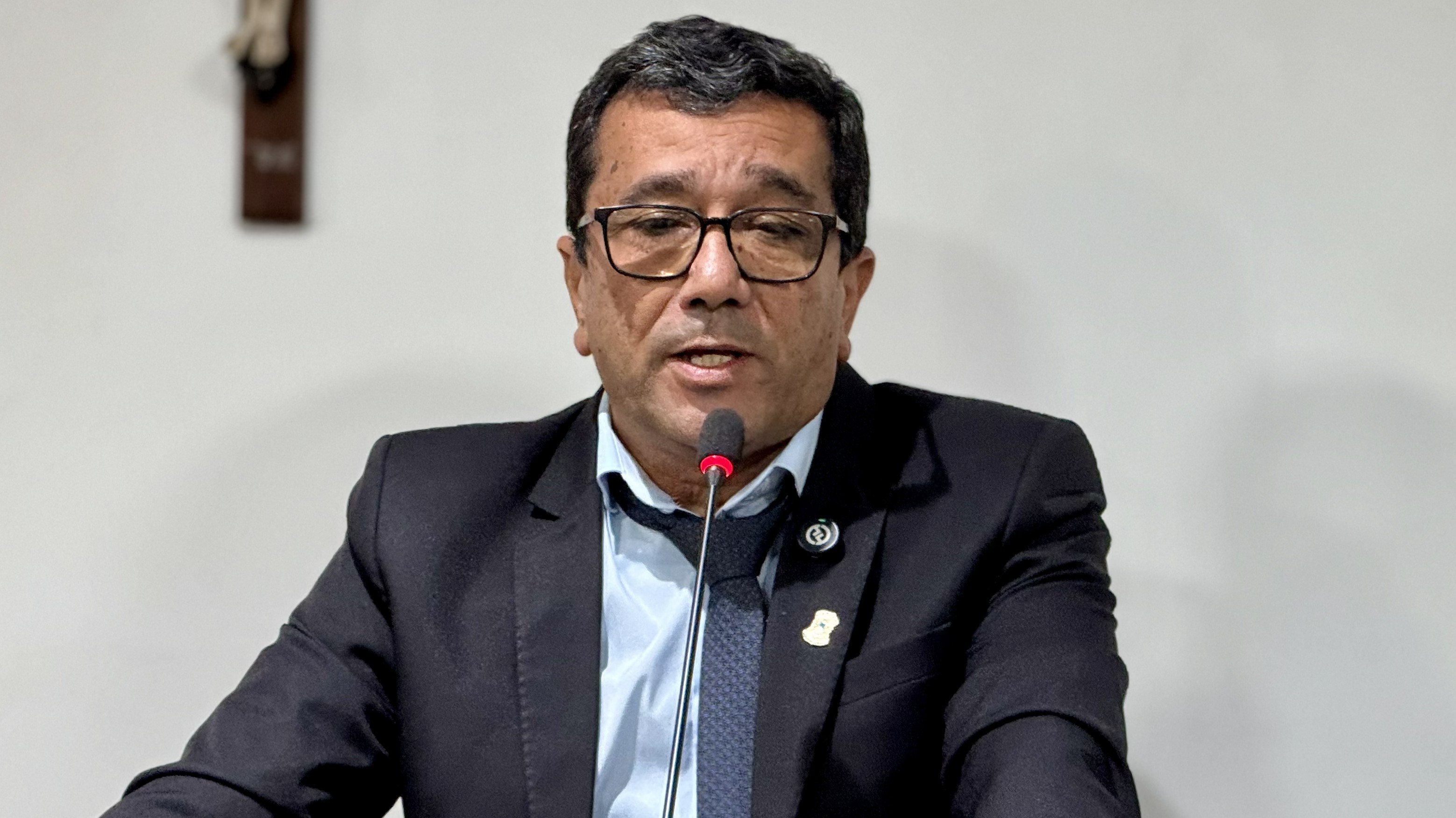 Vereador Jorge Alves destaca avanços no Conjunto São José e obras do quartel do BPATI