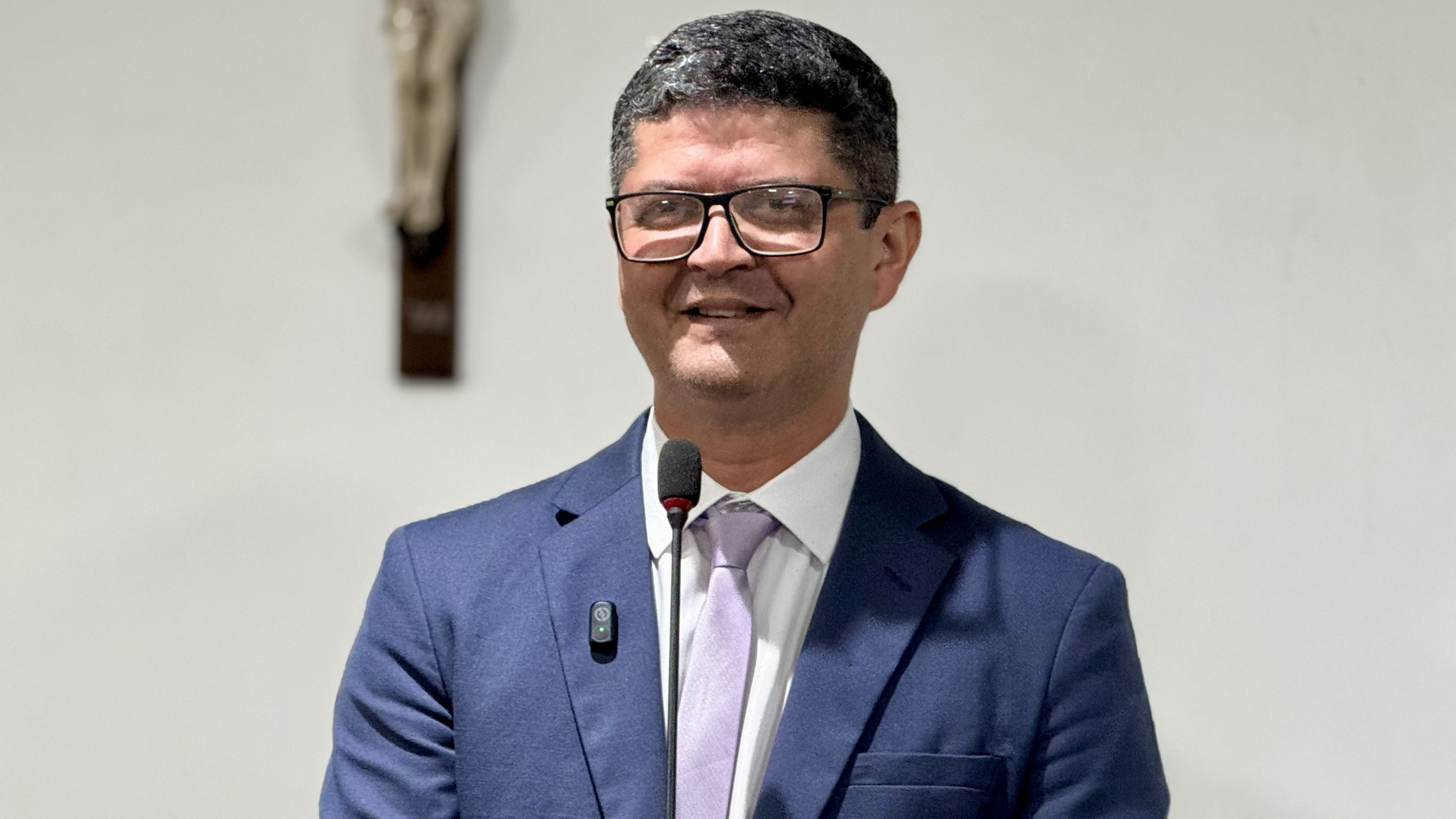 Vereador Jonas Vidal propõe nome de Professora Lídia Maria para nova creche e debate posicionamentos políticos