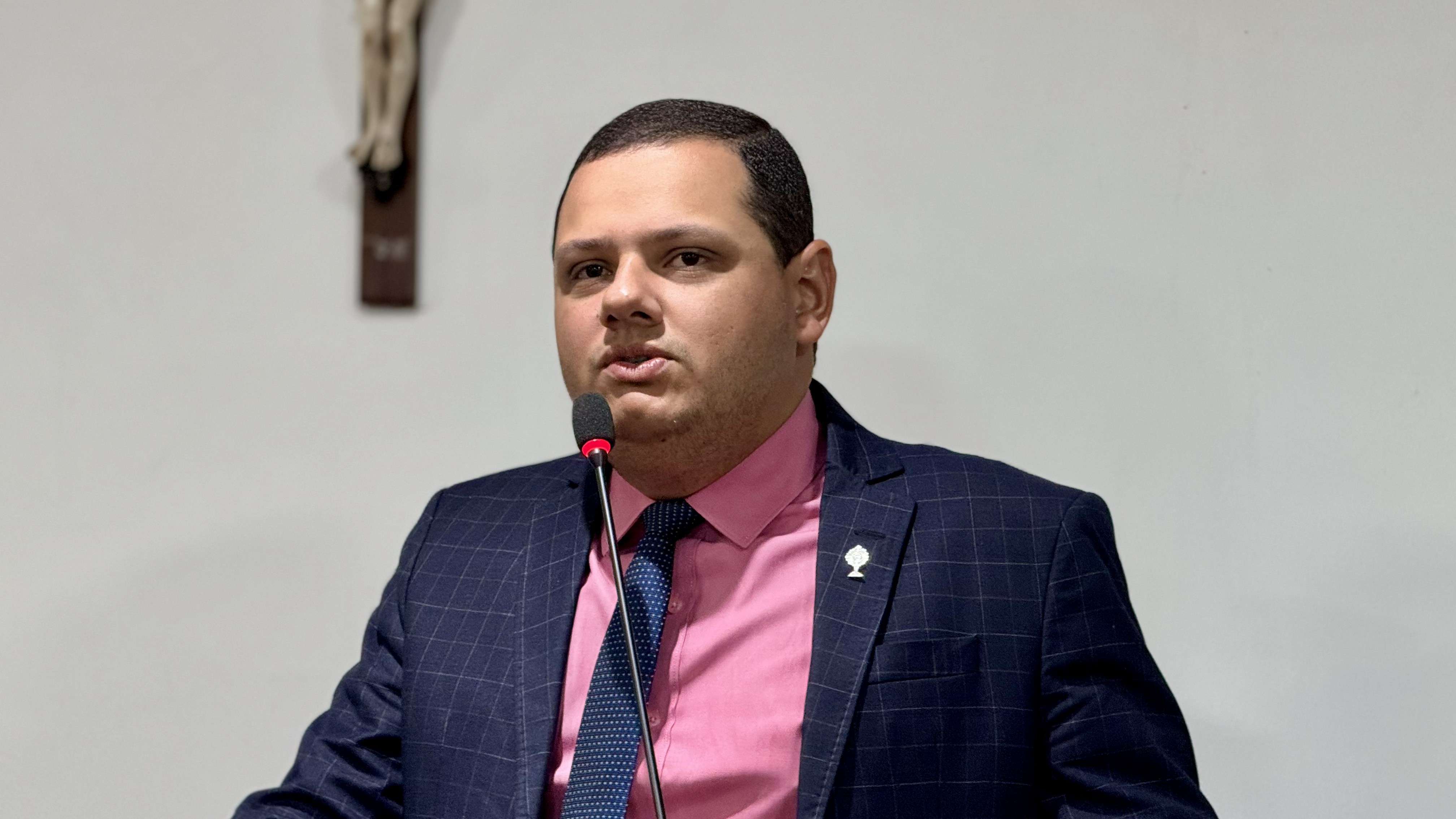Vereador Marquinhos Rezende parabeniza Vitor Maciel e destaca trajetória do colega