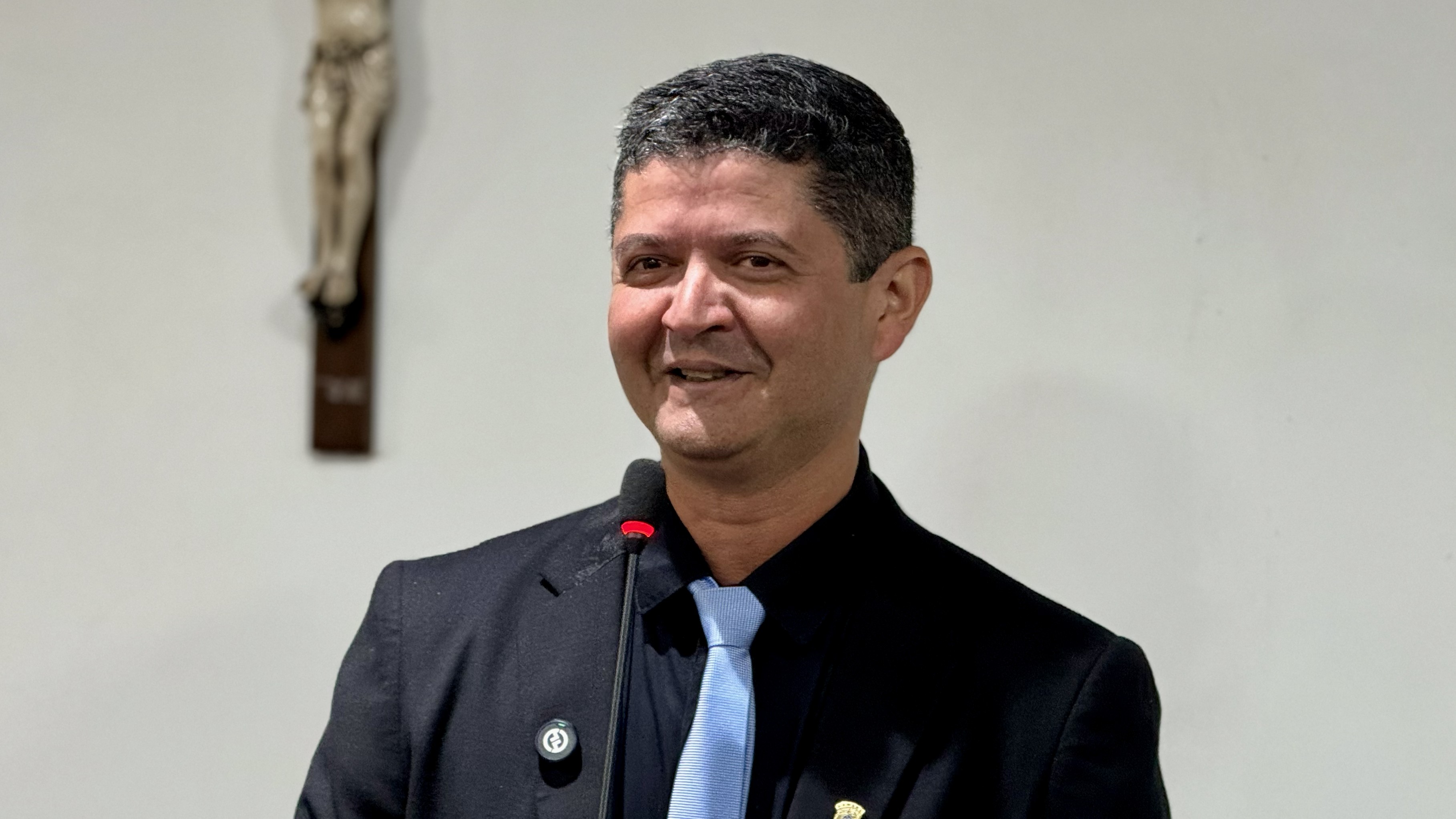 Vereador Jonas Vidal defende ampliação do crédito consignado, investimentos na educação e detalha plano de recuperação das estradas