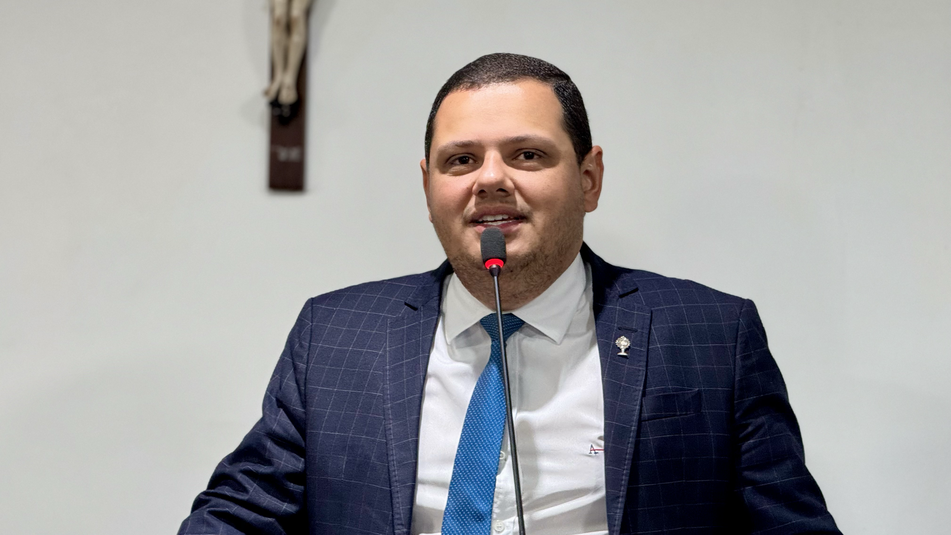 Vereador Marquinhos Rezende presta solidariedade aos colegas, elogia SAMU, e destaca avanços na limpeza urbana