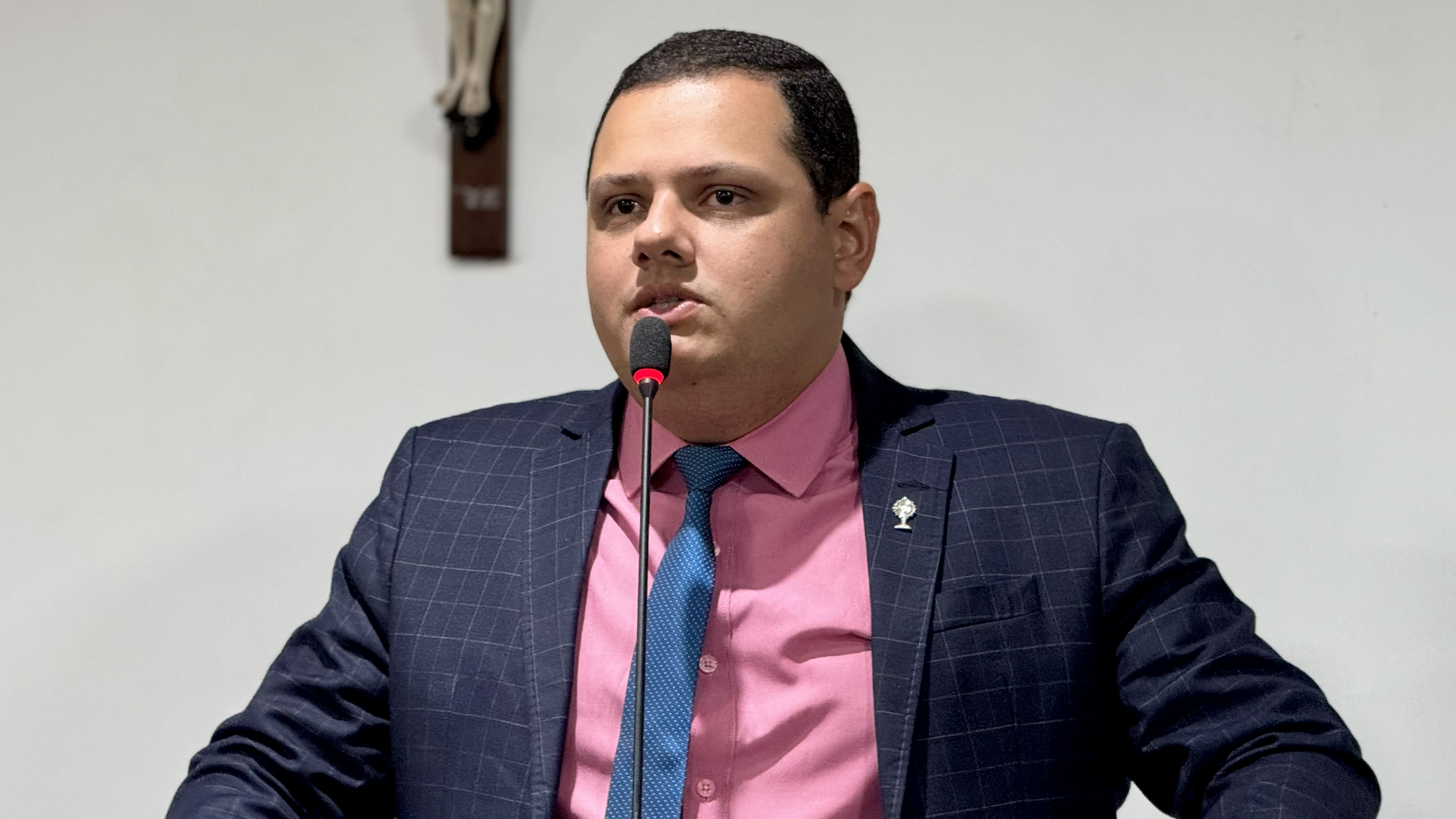 Vereador Marquinhos Rezende defende melhorias no Romão e atualização de legislação da Guarda Municipal