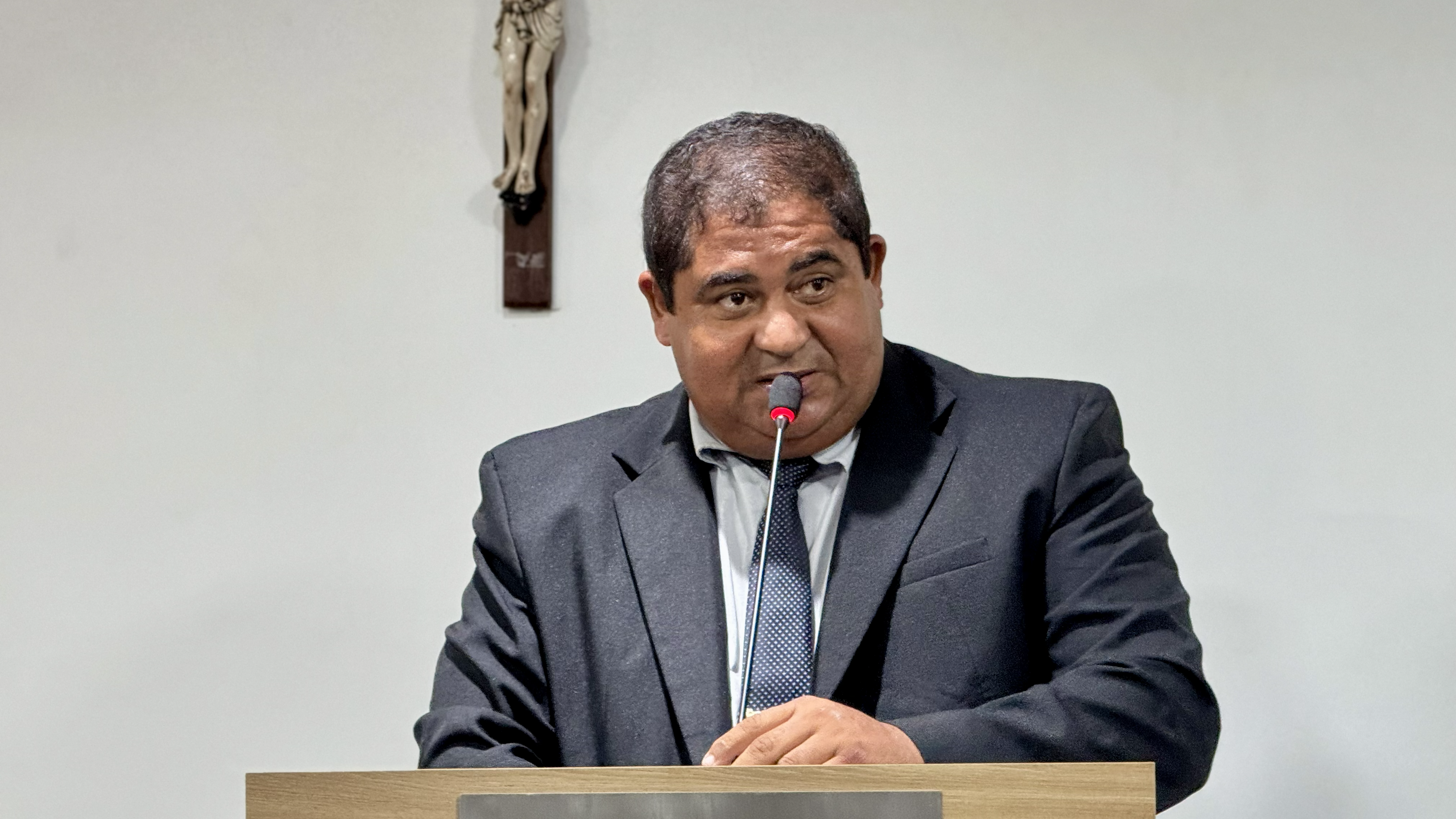 Vereador Toinho do Povo reforça reinvindicações por obras no Romão