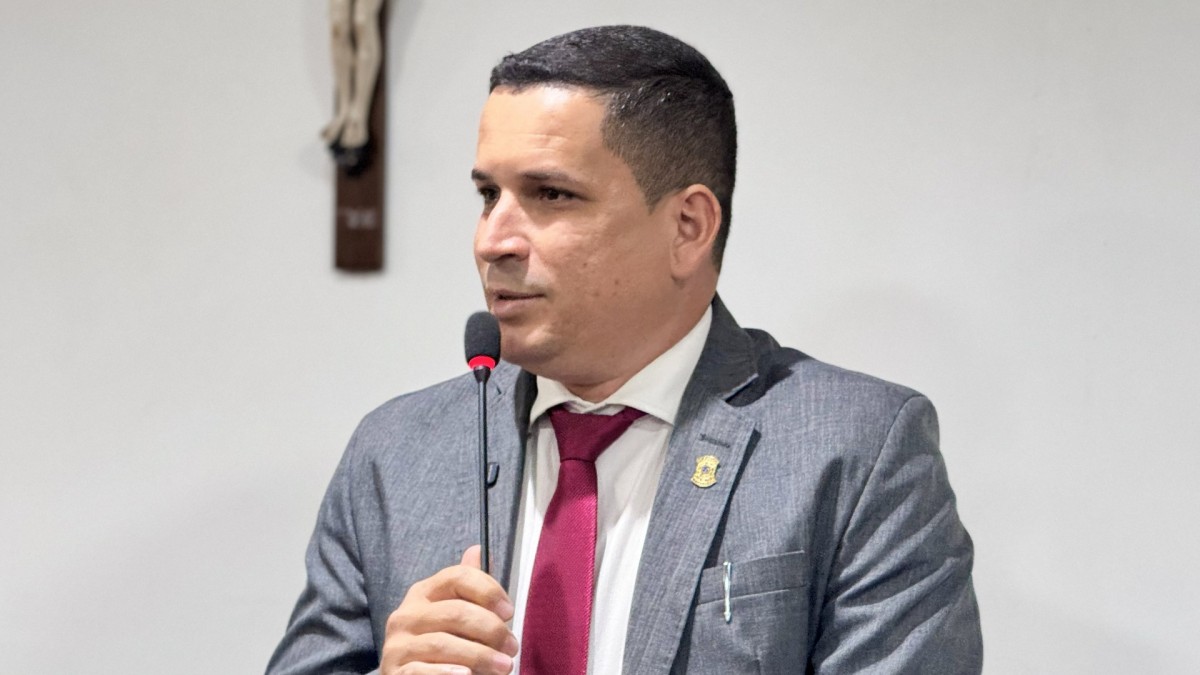 VEREADOR PAULINHO DE CABEÇA DANTAS DESTACA TRABALHO DA PRESIDÊNCIA E HOMENAGEIA PROFESSORES