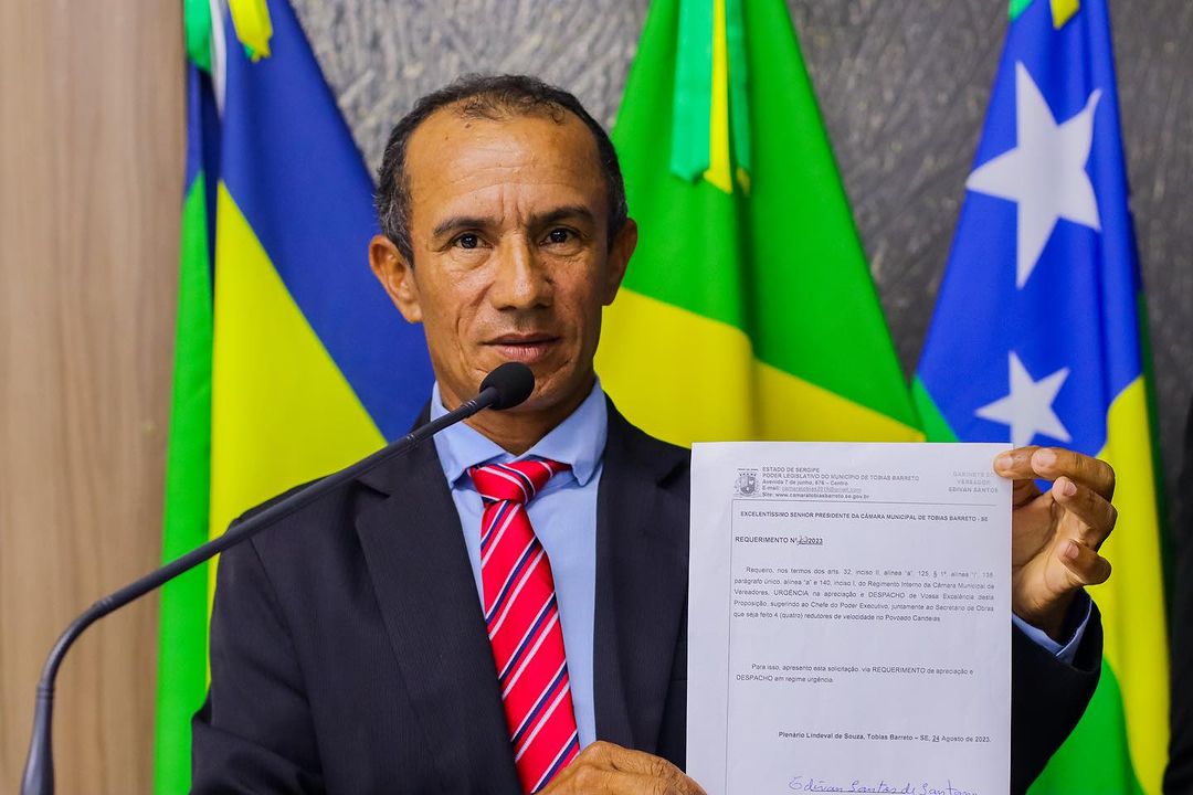 CÂMARA MUNICIPAL APRECIA PROJETOS DE LEI E REQUERIMENTOS DURANTE SESSÃO ORDINÁRIA