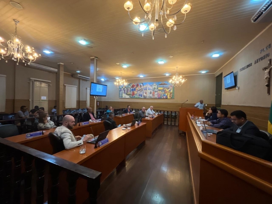 CÂMARA DE LARANJEIRAS HOMENAGEIA OS GARIS EM DIA COMEMORATIVO