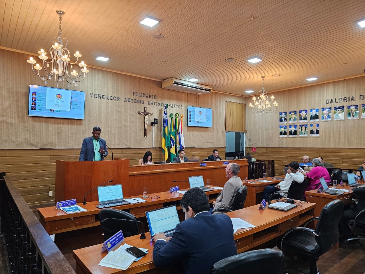 VEREADORES DE LARANJEIRAS APROVAM PISO DOS PROFESSORES