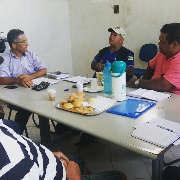Prefeito anuncia o projeto de reforma do mercado da carne.