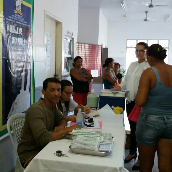 Clínica de Saúde da Família Dorival Dias Guimarães foi realiza o dia D e a atualização das cadernetas de vacinação.